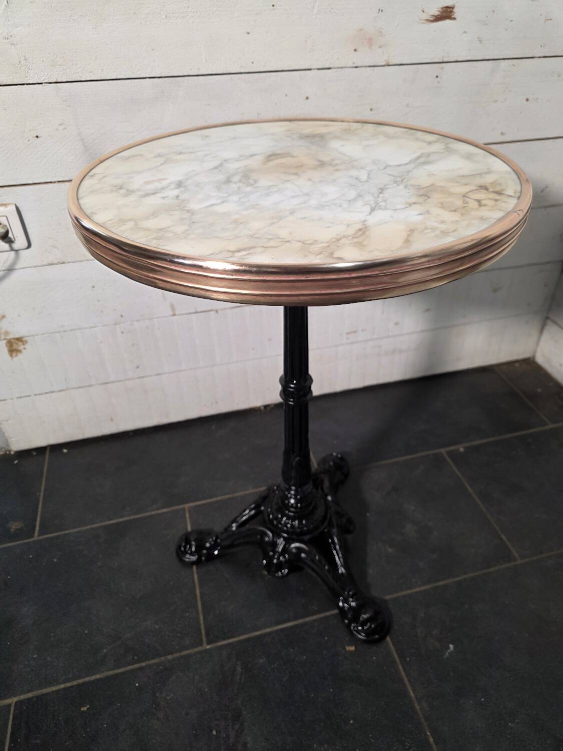 Guéridon de bistrot dessus marbre et laiton pied fonte