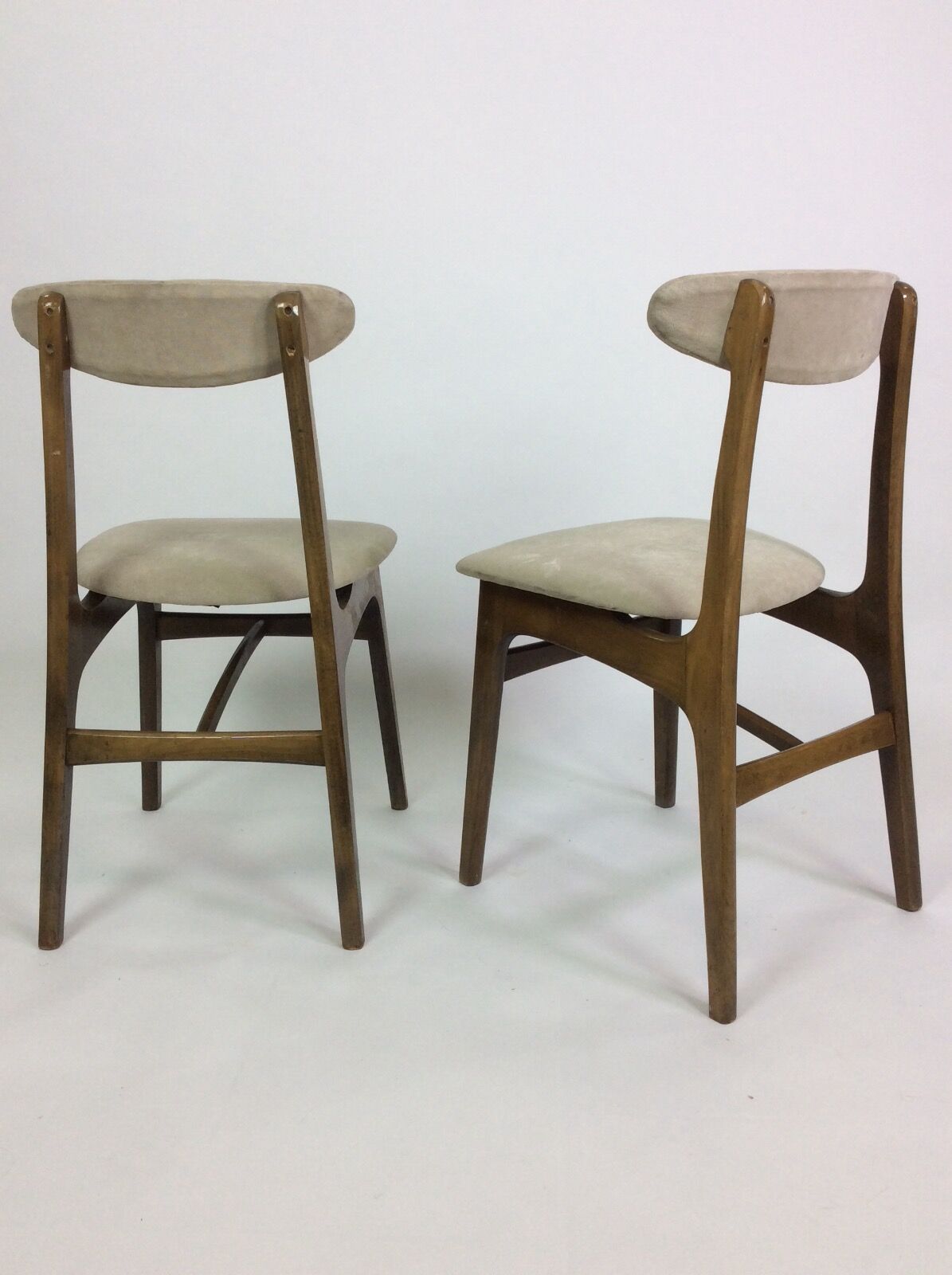 4 chairs "" 200-190 of Rajmund Teofil Hałas.