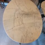 Table en marbre à bois et pied de laiton