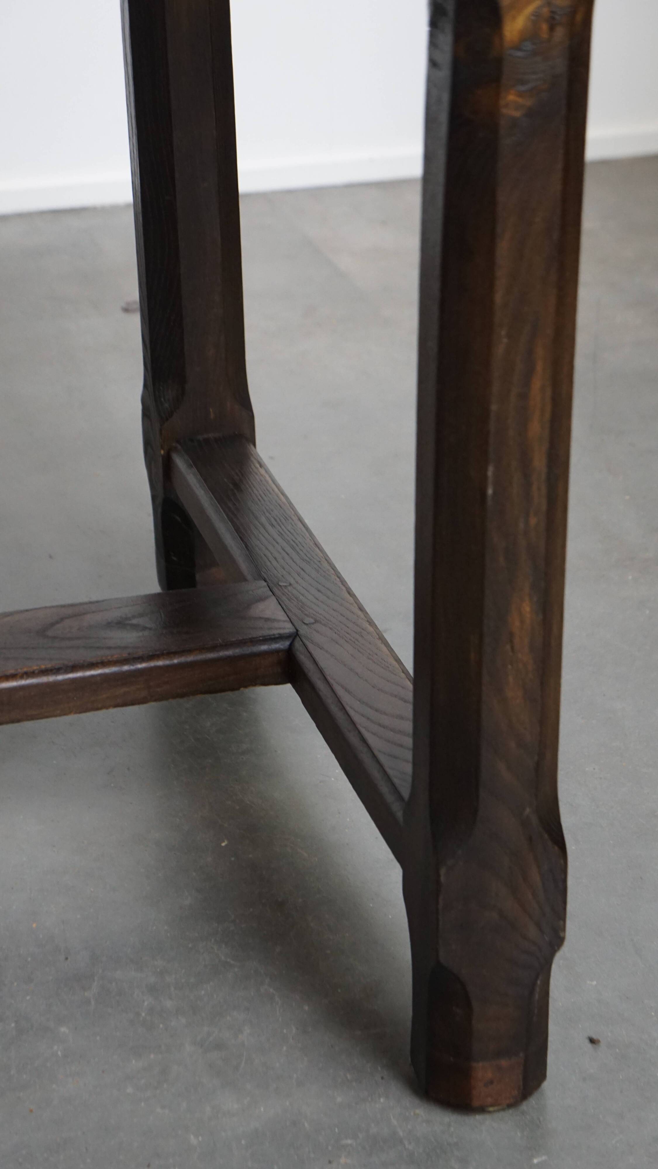 Long Antique English Elm Dining Table from the Early 19th Century