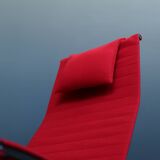 Aluminum Lounge Chair EA125 by Charles & Ray Eames for HERMAN MILLER