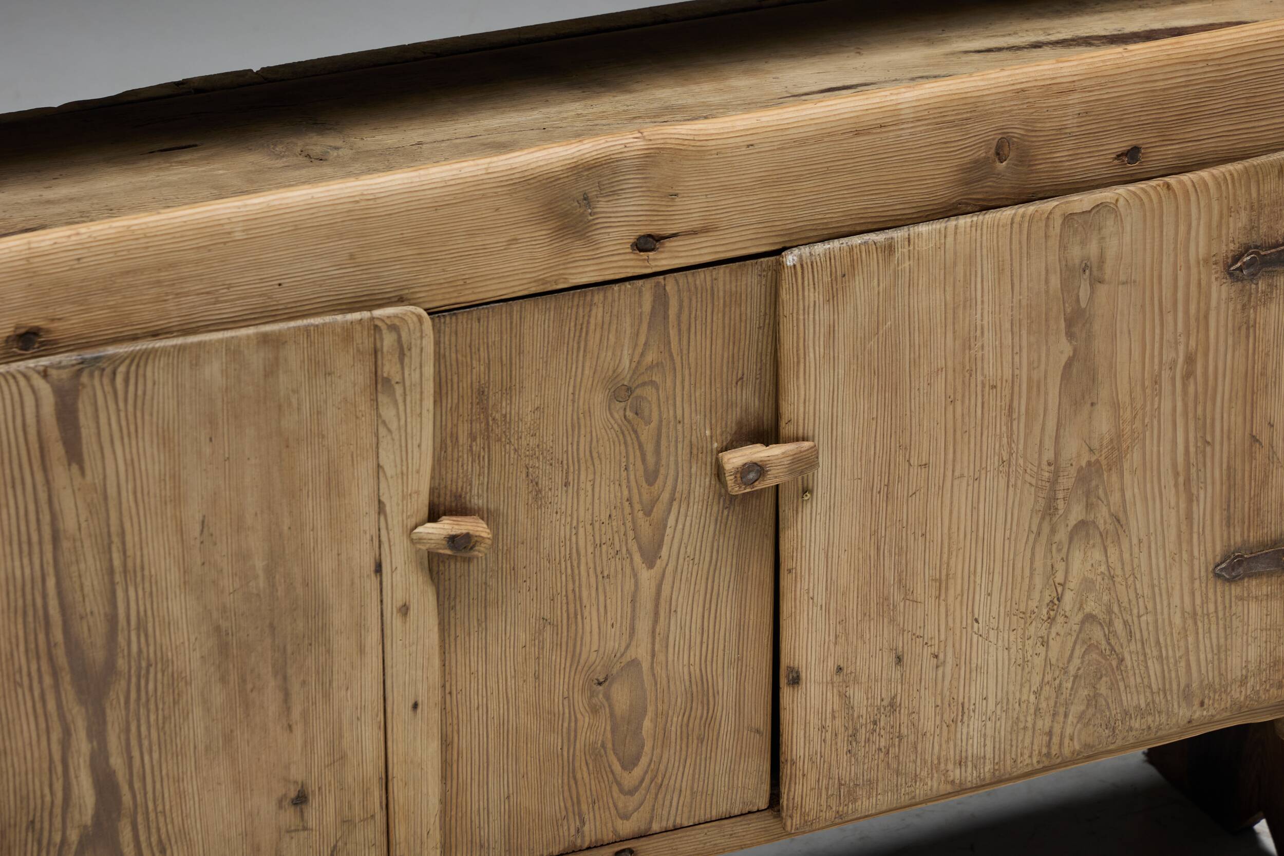 Cabinet rustique primitif, France, 19e siècle