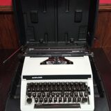 Machine à écrire Triumph Adler modèle Gabriele 12