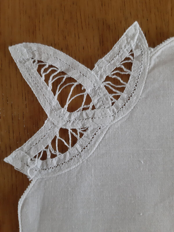 Old tablecloth and 12 towels