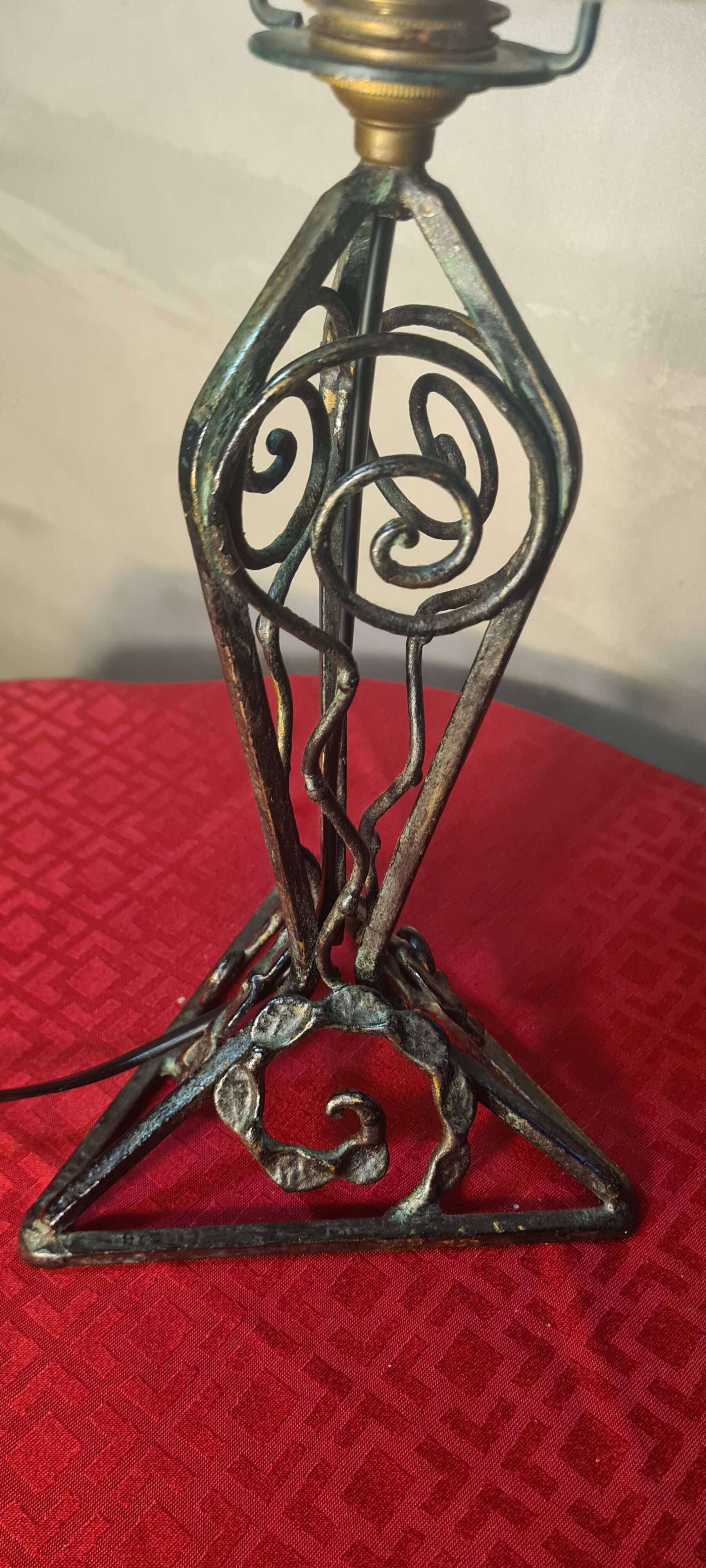 1930 wrought iron lamp, opaline lampshade, Clichy, very beautiful, 39x20