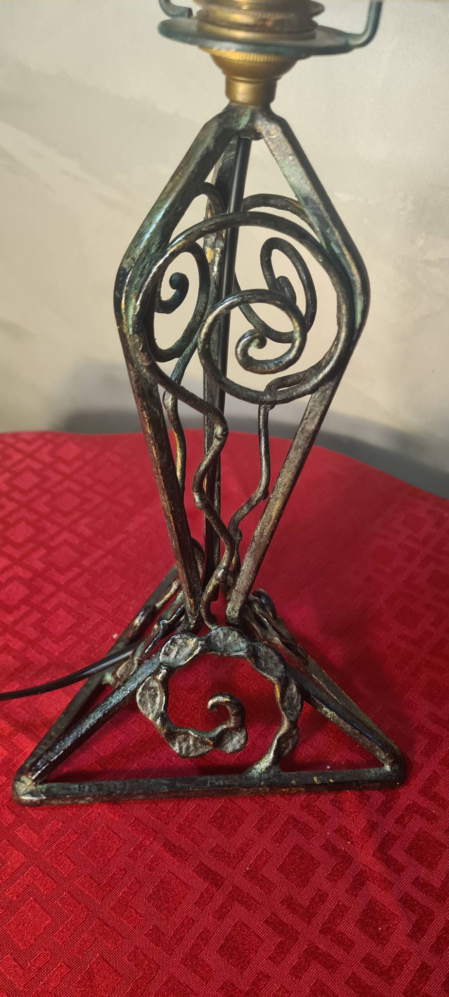 1930 wrought iron lamp, opaline lampshade, Clichy, very beautiful, 39x20