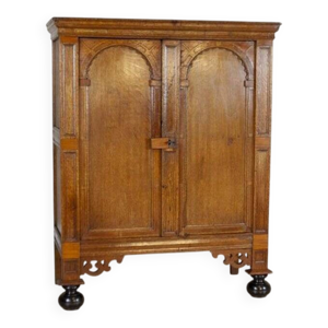 Cabinet en chêne du