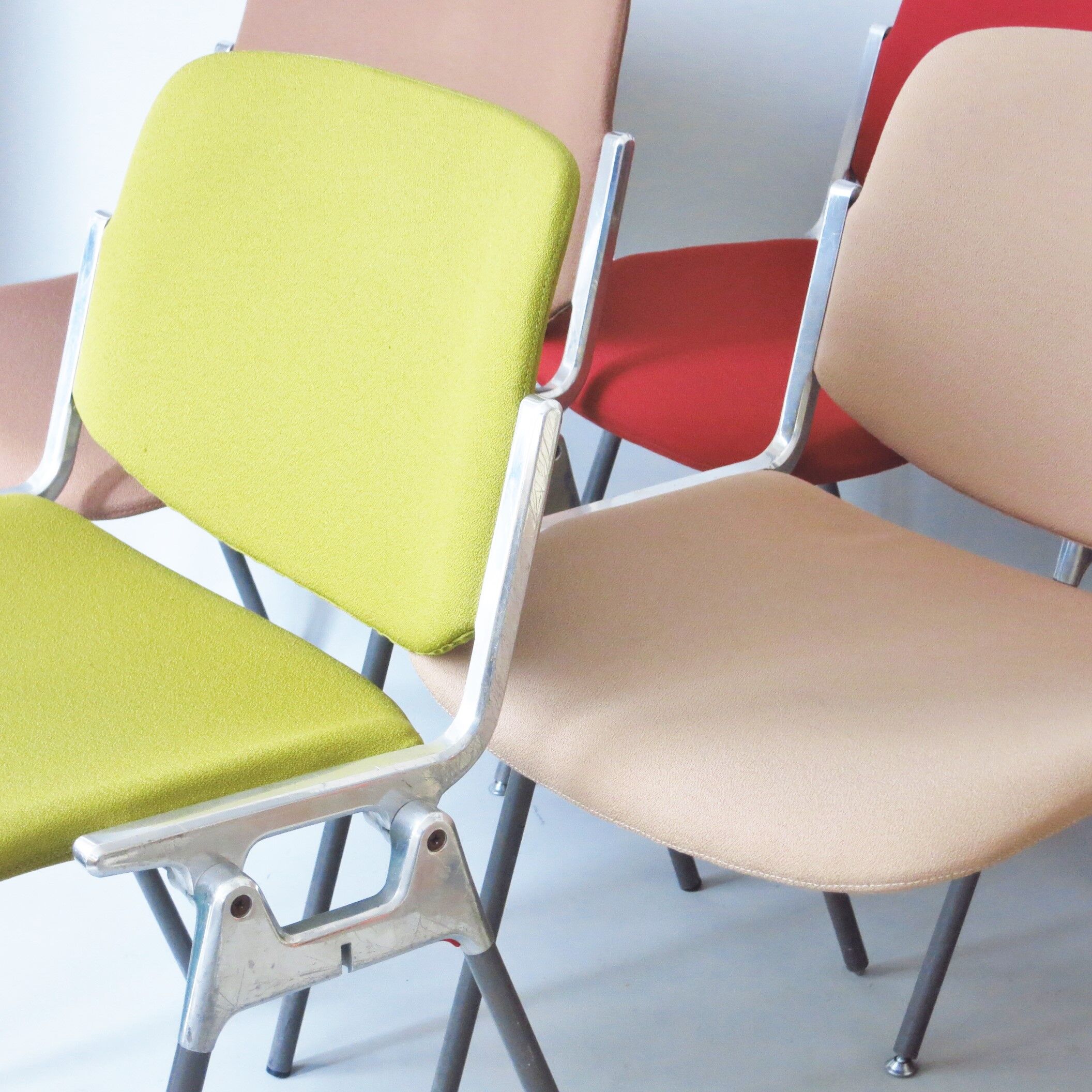 Pair of green DSC chairs anise Giancarlo Piretti Castelli