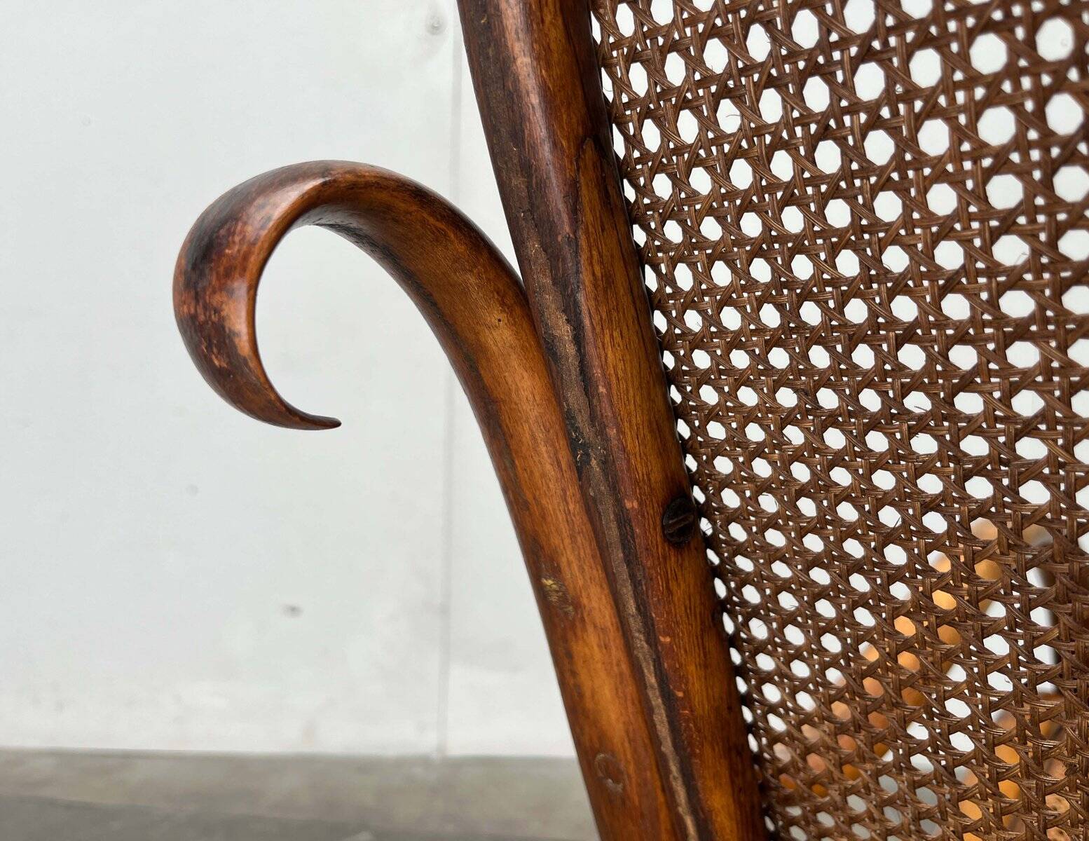 Curved wooden rocking chair Art Nouveau Jugendstil by Fischel, Austria, 1910s