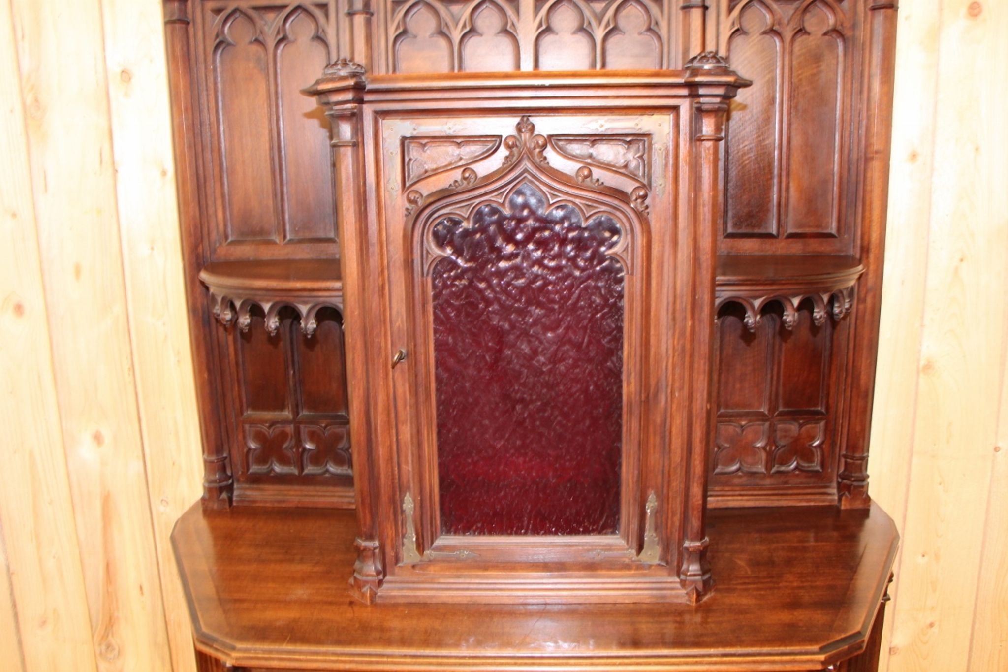 Credence in walnut 19th neo-gothic flamboyant