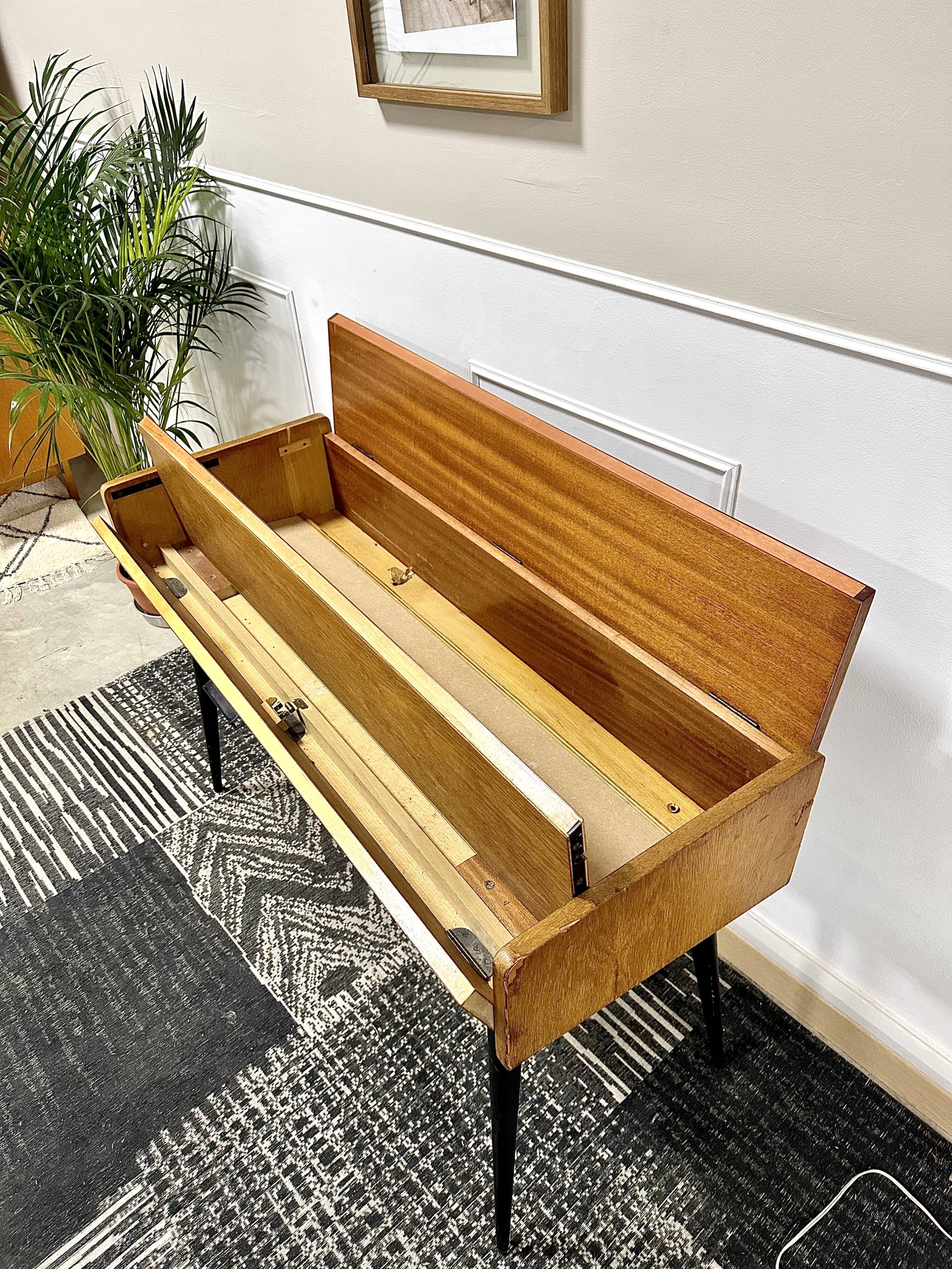 Scandinavian console