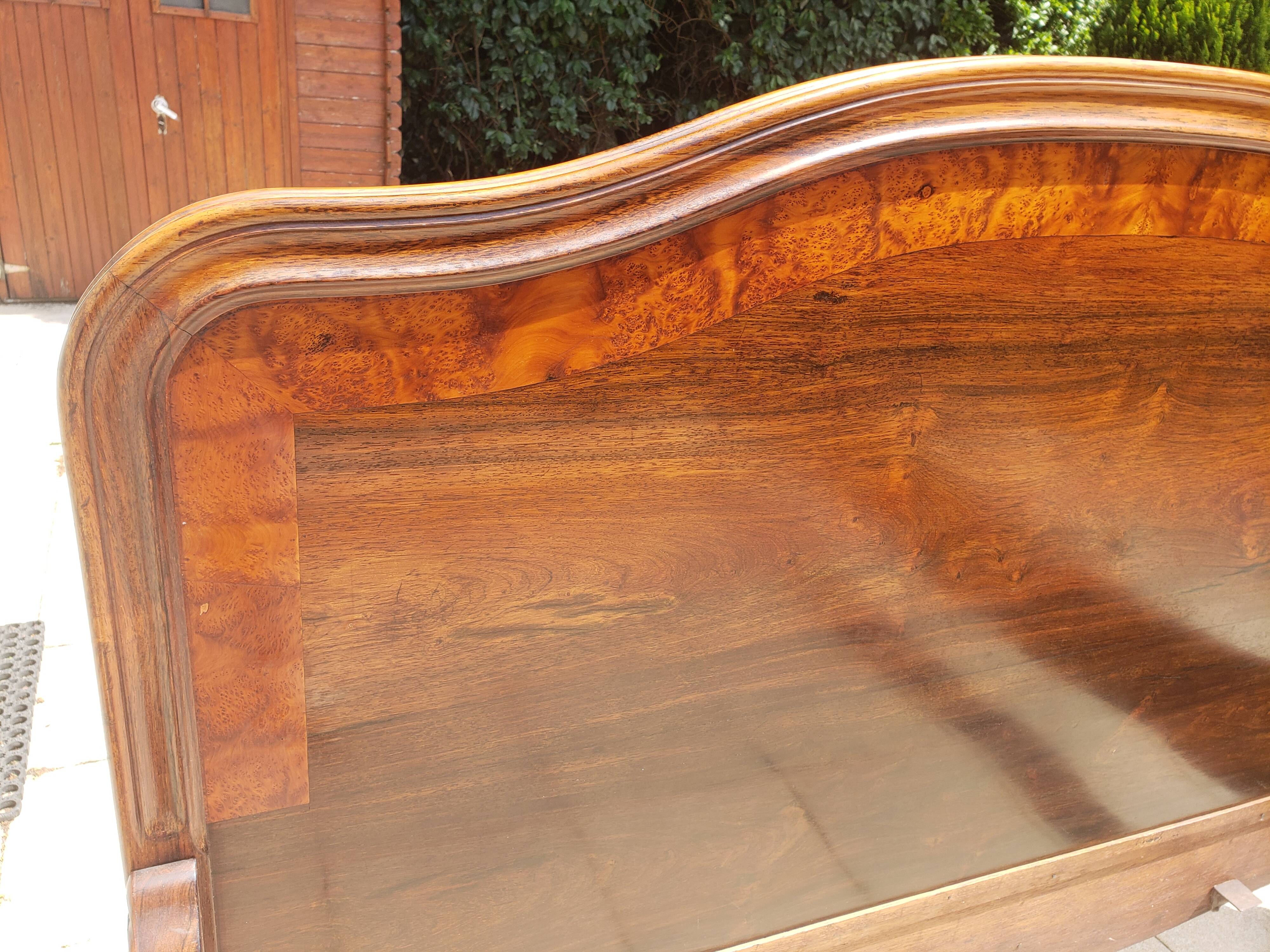 Bed in solid walnut and very old walnut burl
