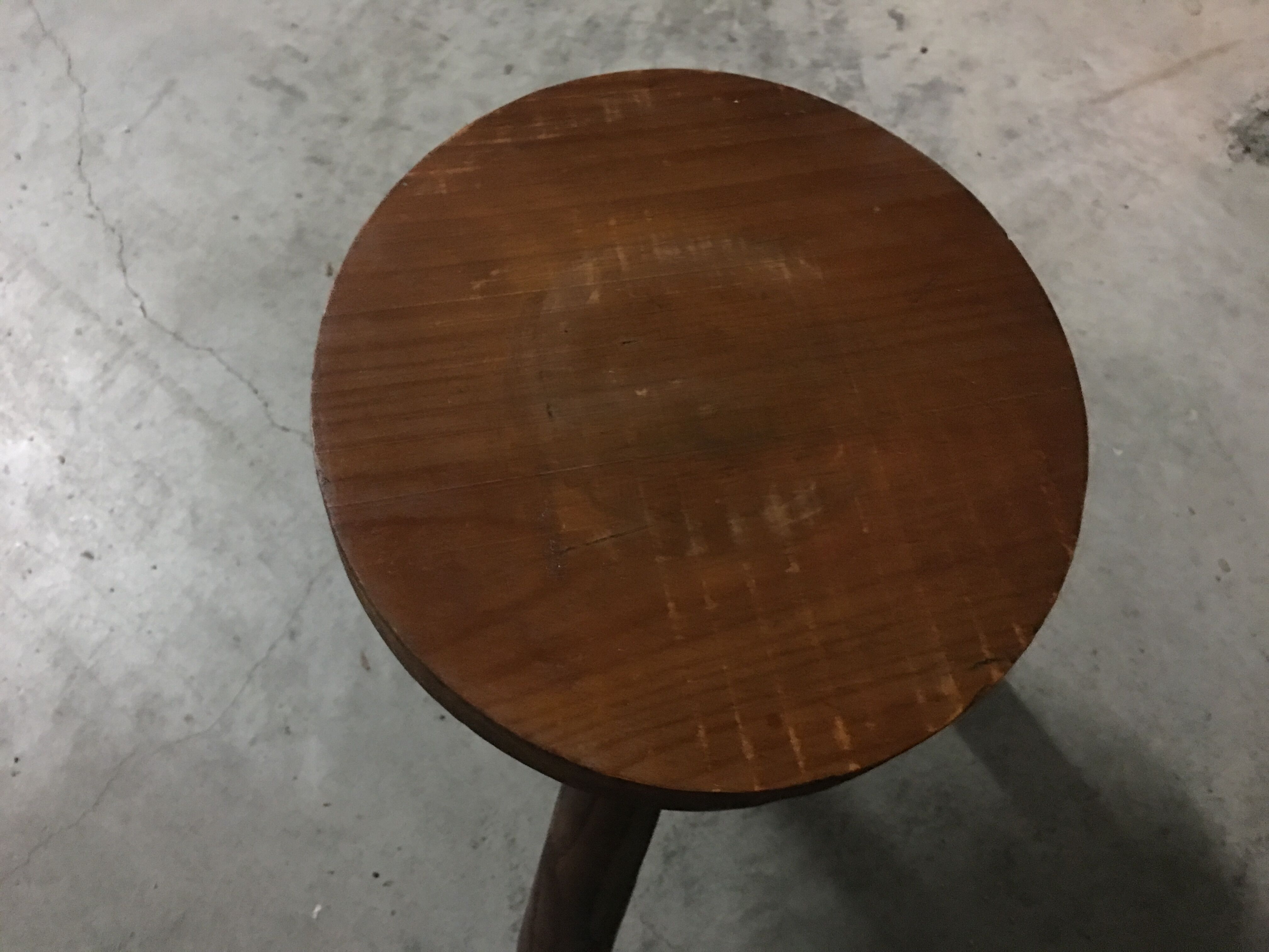 Tabouret de ferme tripode