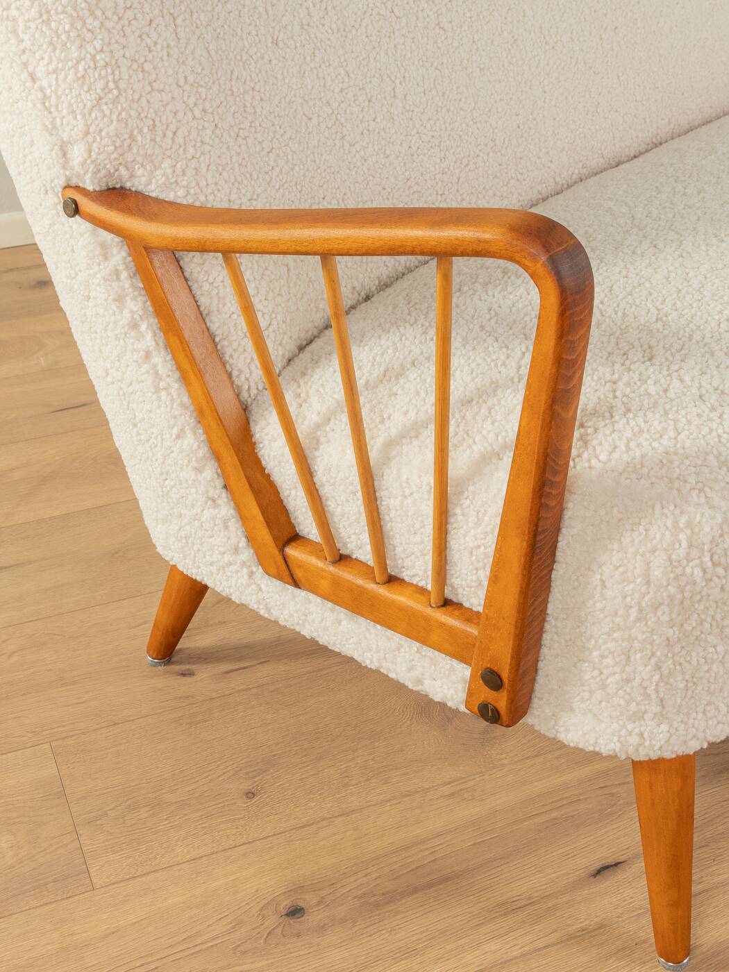 Enchanting cocktail sofa