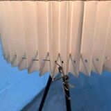 VINTAGE ROCKABILLY TRIPOD FLOOR LAMP / FLOOR LAMP
