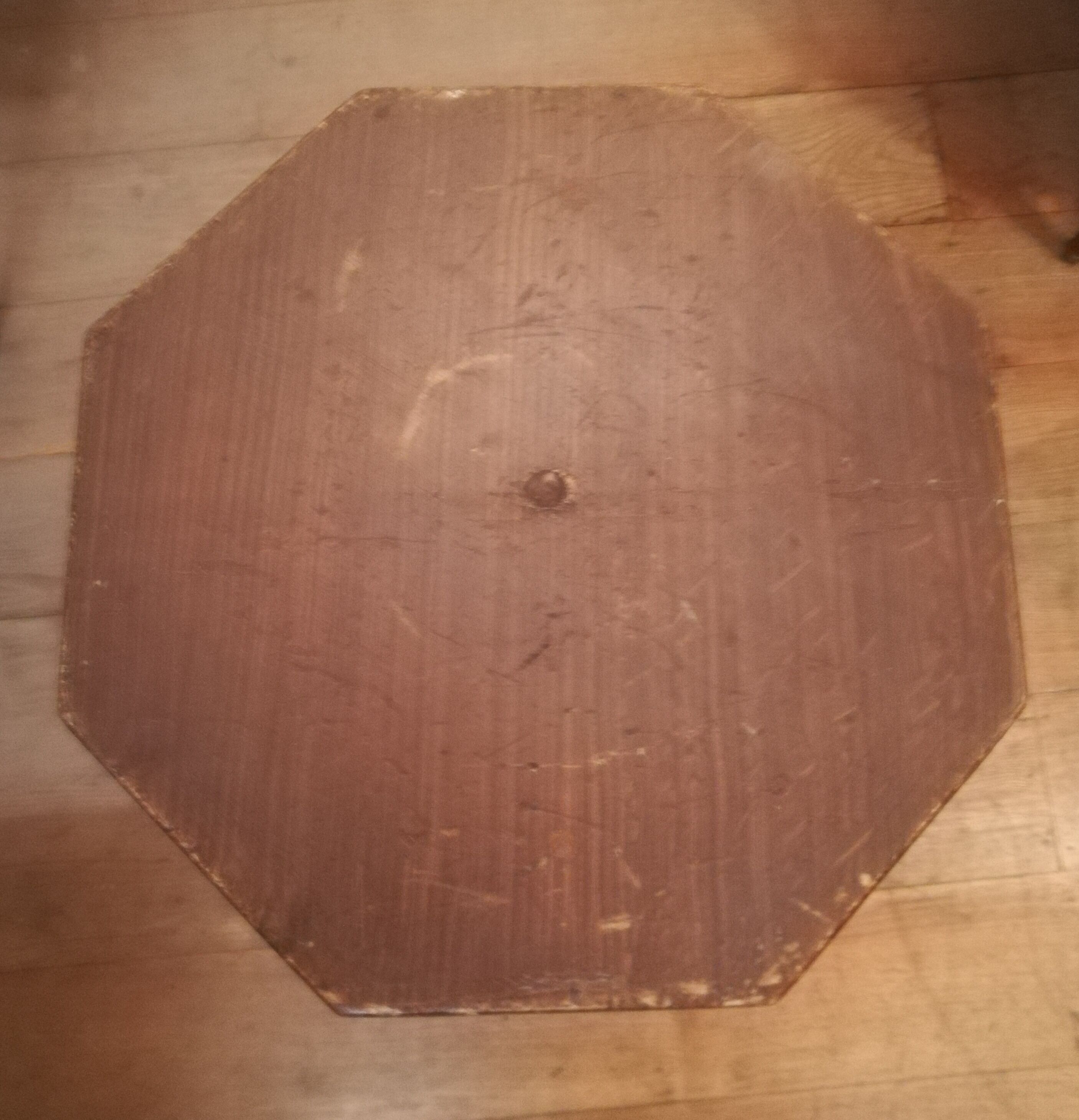 Gothic style wooden column