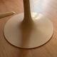 Tulipe Arkana table by Knoll and its 4 chairs