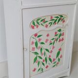 Wall cabinet
