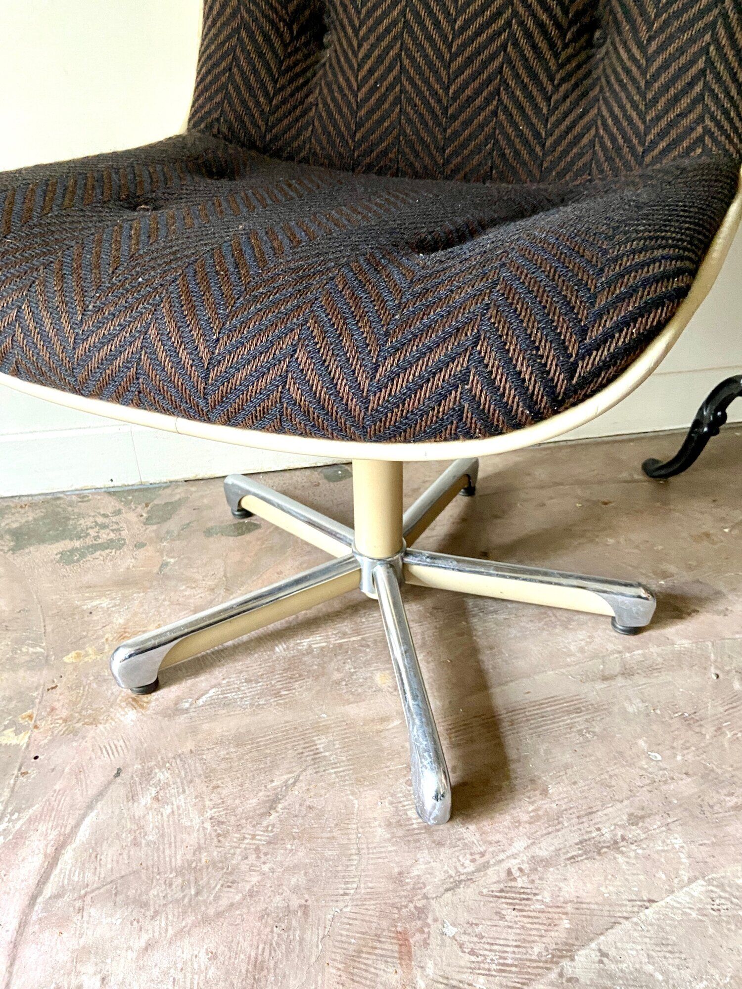 Strafor armchair in beige plastic and brown herringbone wool 1960s'