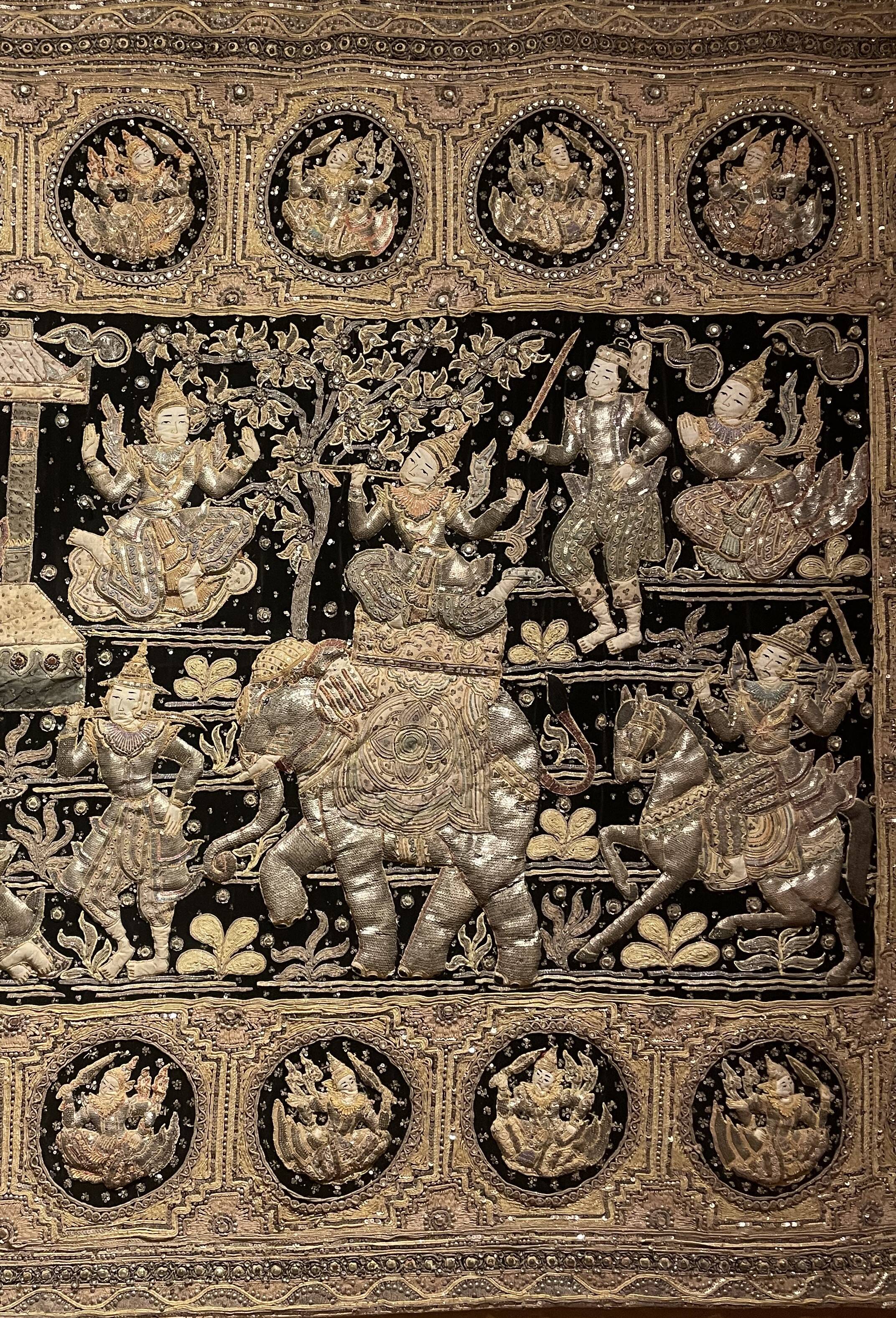 Large Embroidery Kingdom of Siam 19th Century 3m35-1m85
