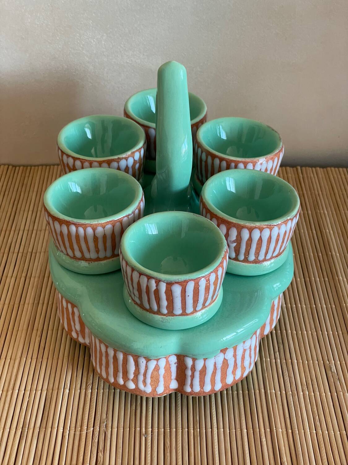 6 egg cups in their Missy Annecy holder