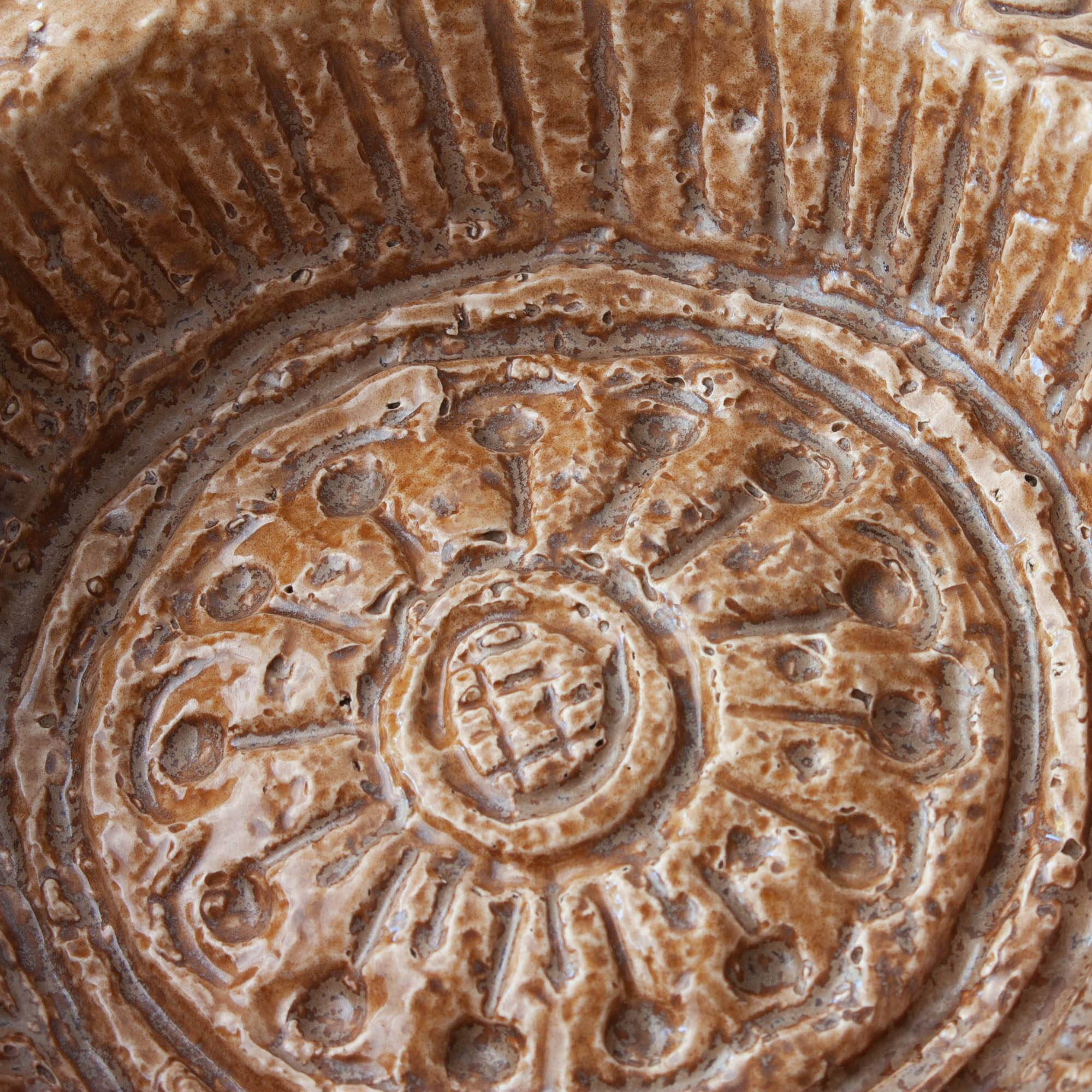 1970s Brown Textured Ceramic Ashtray from Aleluia