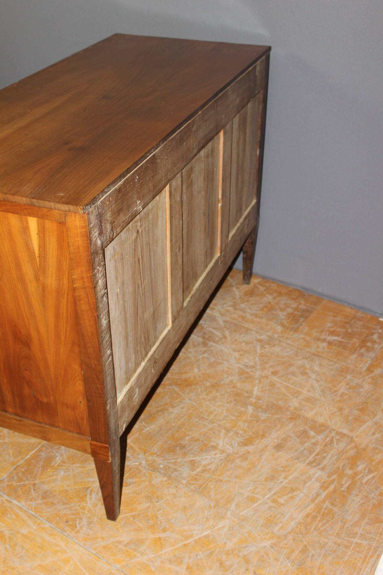Commode Directoire en noyer début XIX