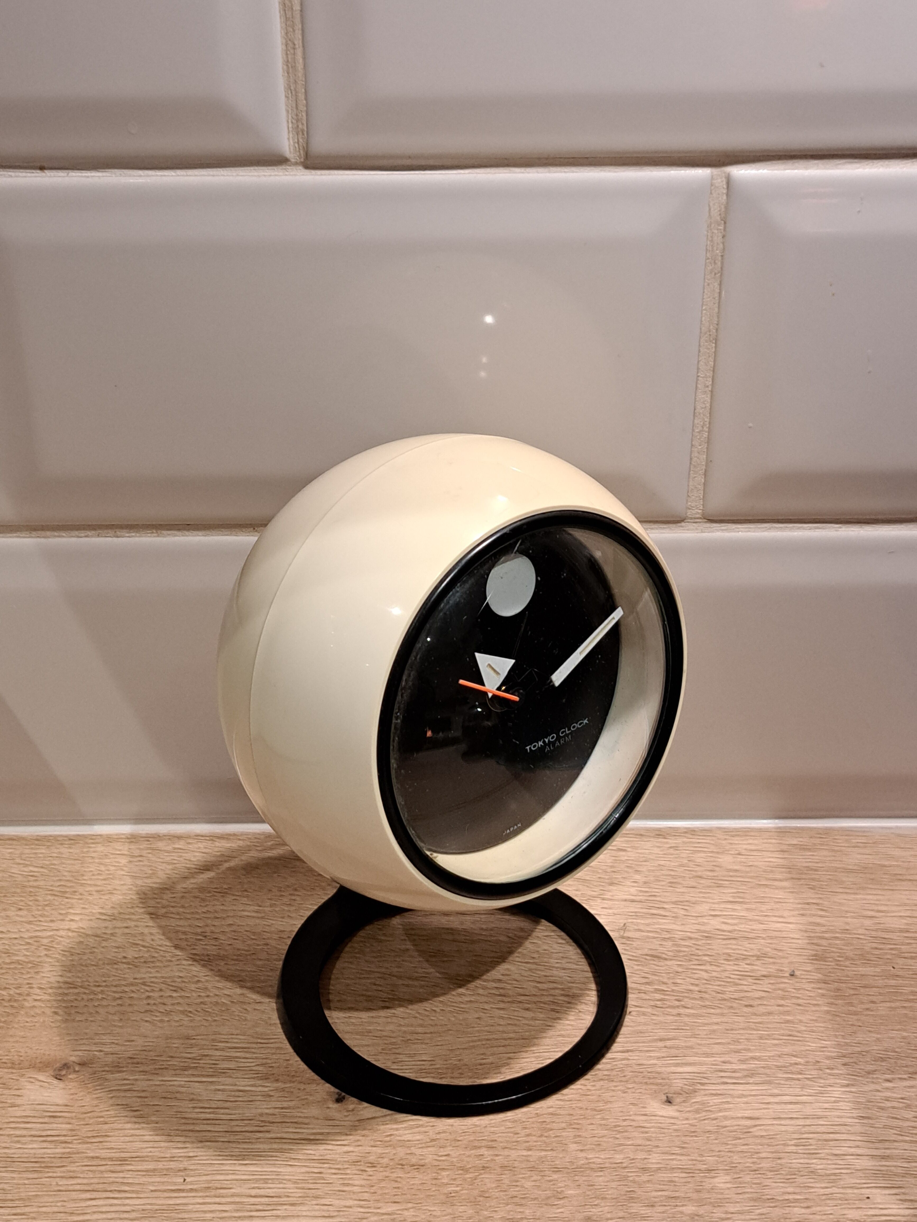 Tokyo clock alarm