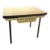 Table fornica jaune