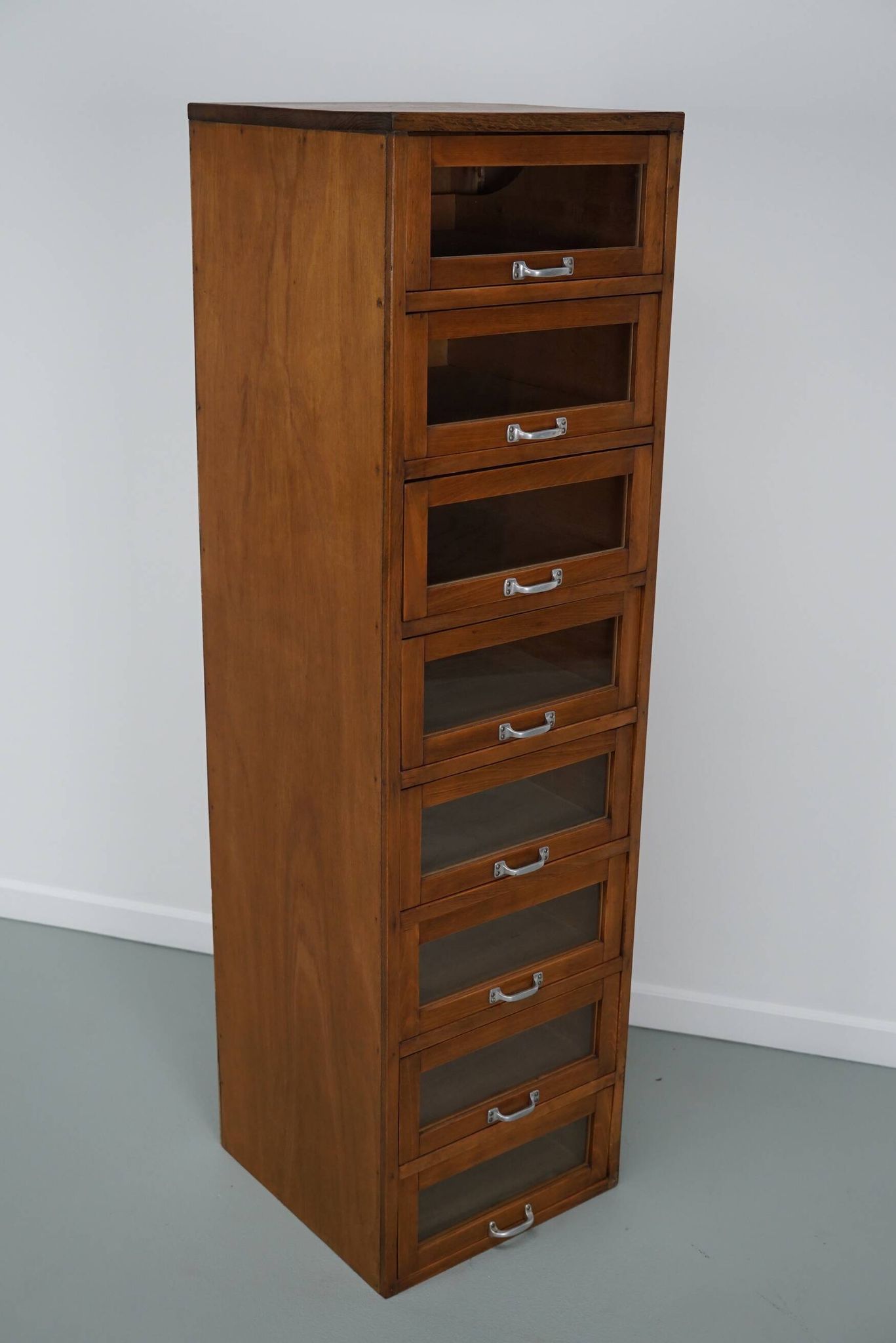Vitrine de mercerie allemande vintage en hêtre et chêne, années 1950
