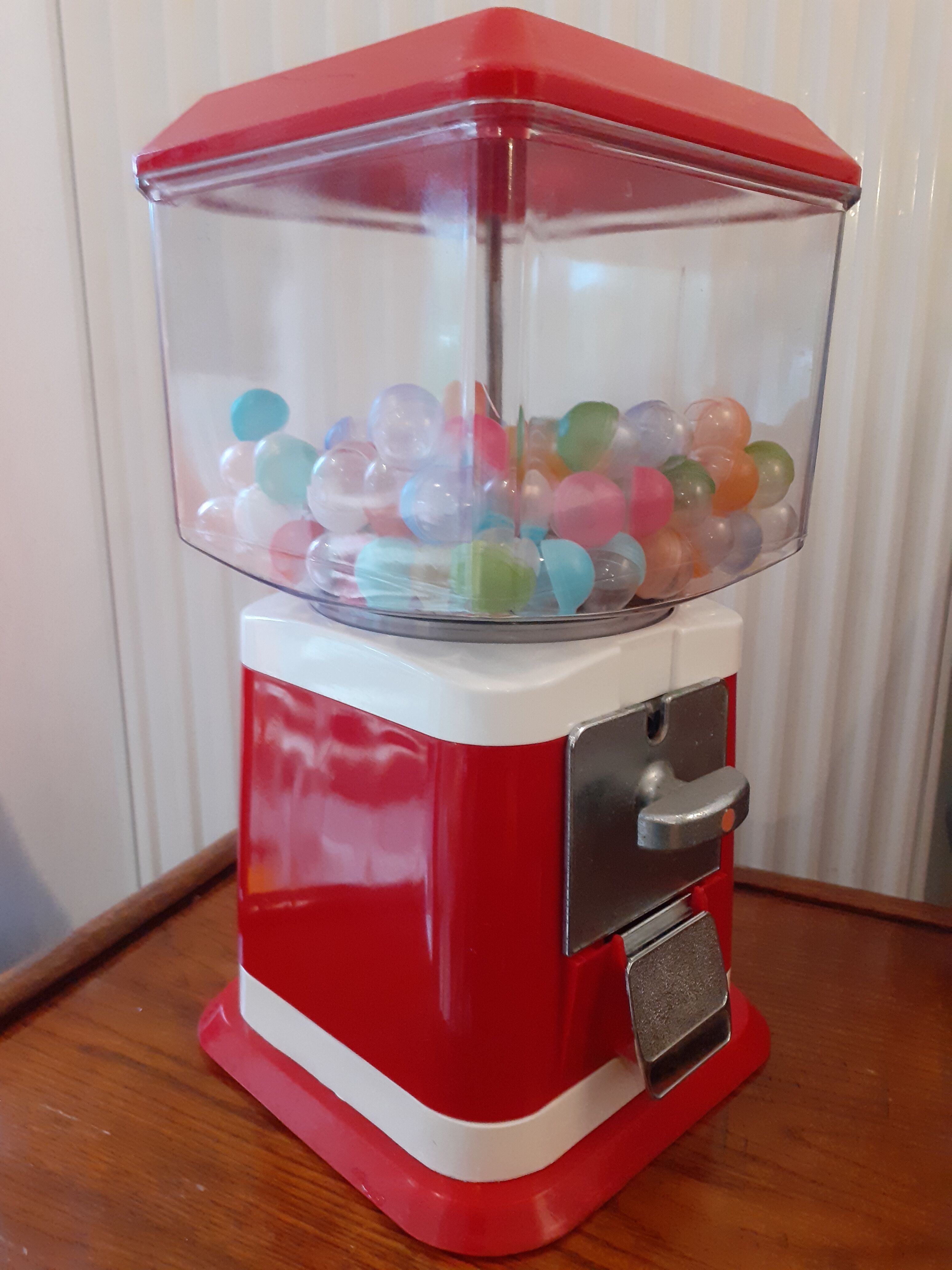 Chewing gums distributor, 80s