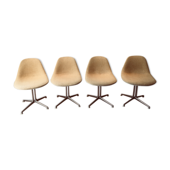 Set of 4 chairs the Fonda by Charles and Ray Eames, woolen yellow straw 1960-1970