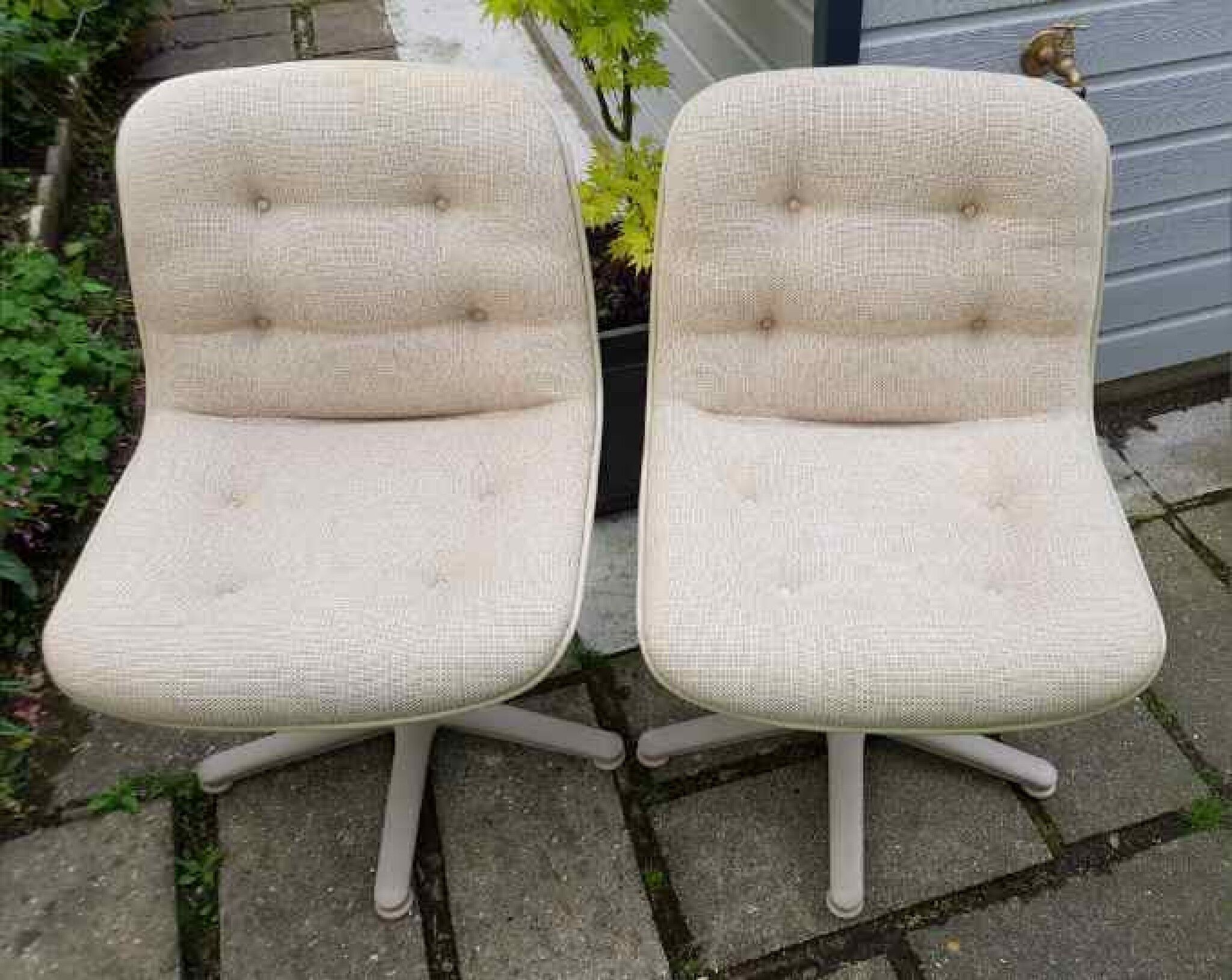 Strafor office chairs years 70