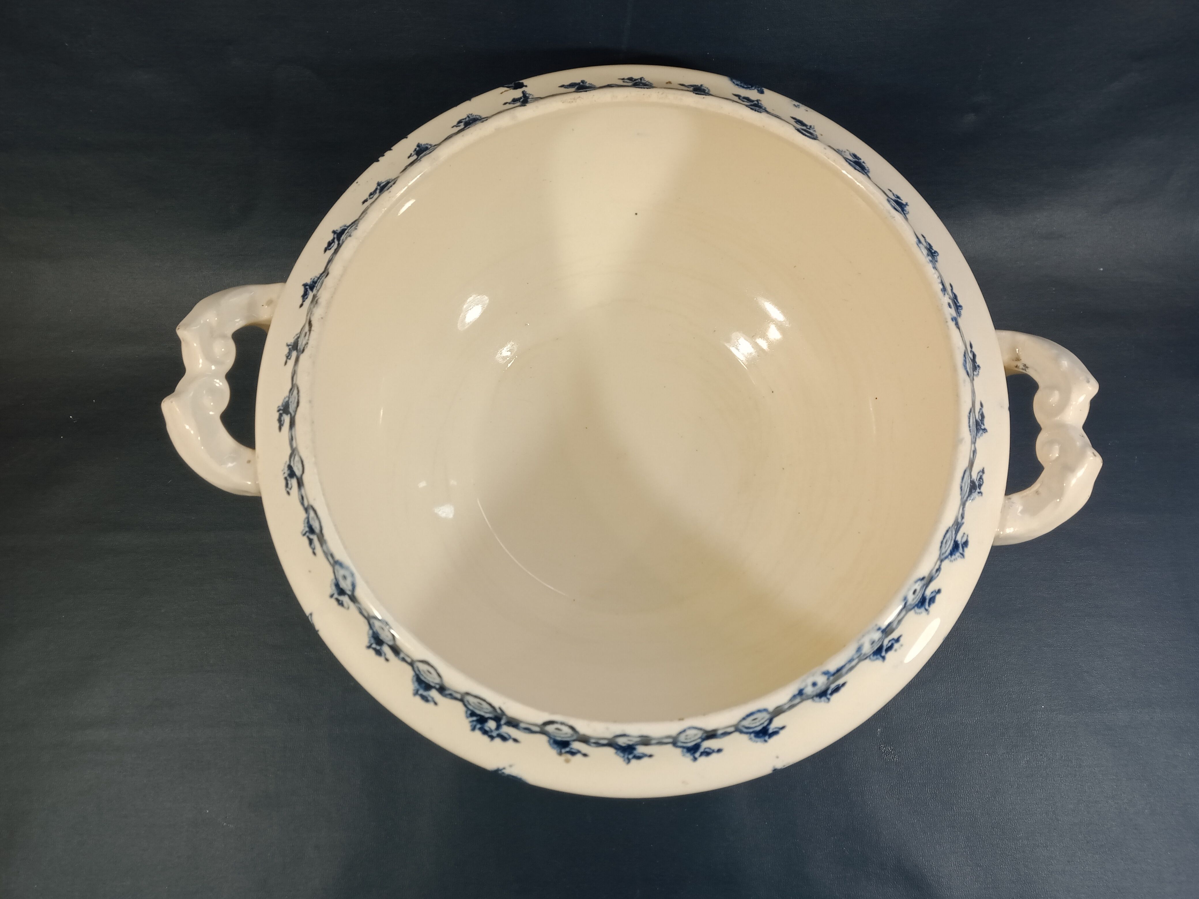 Gien earthenware soup décor blue thistle