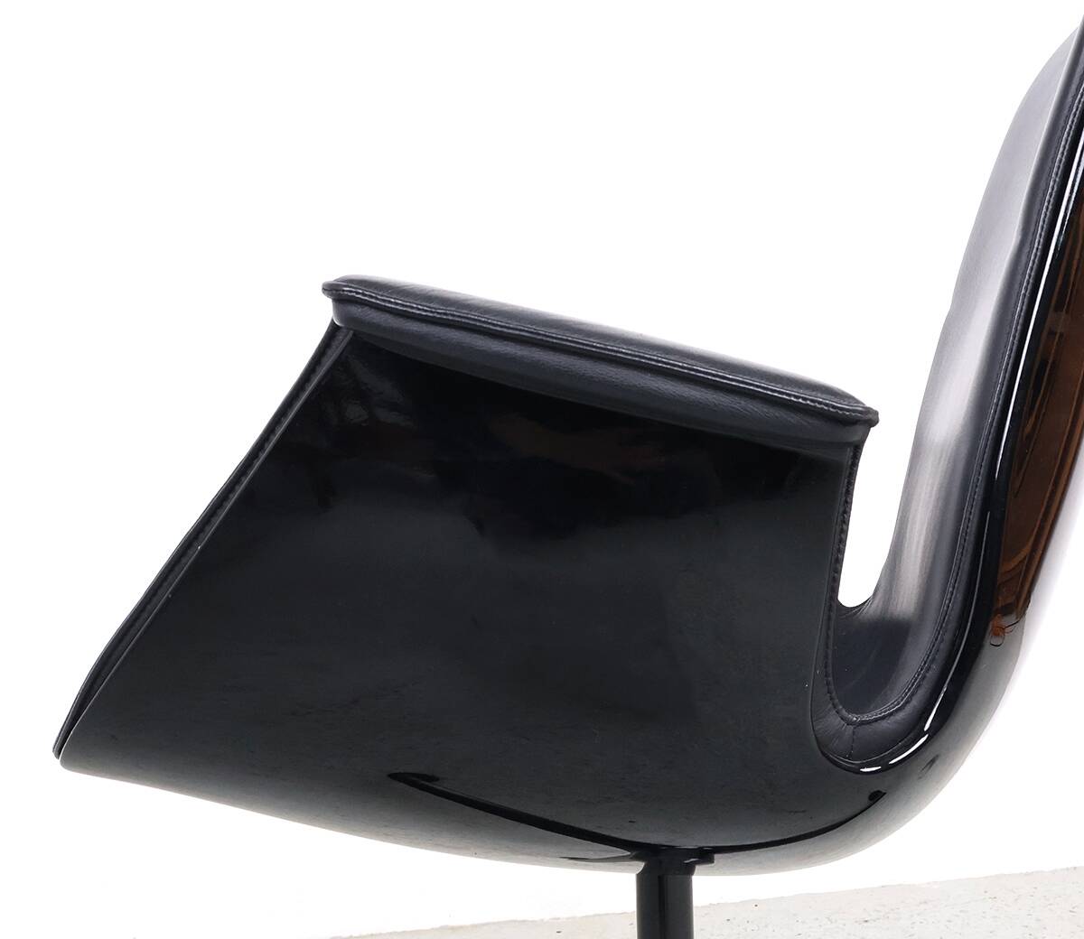 Walter Knoll "The Bucket chair" swivel chair black
