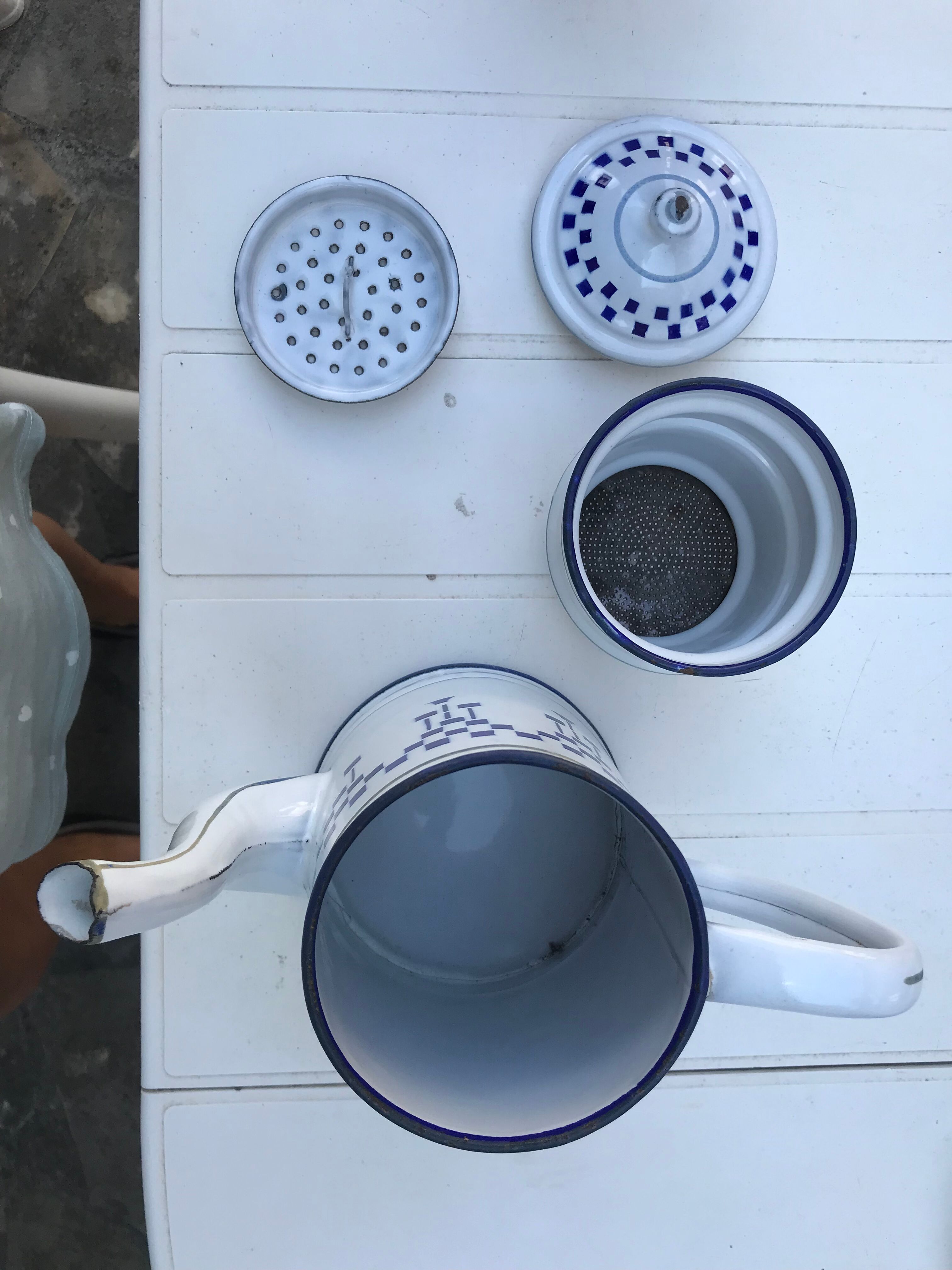 Lustucru enamelled series