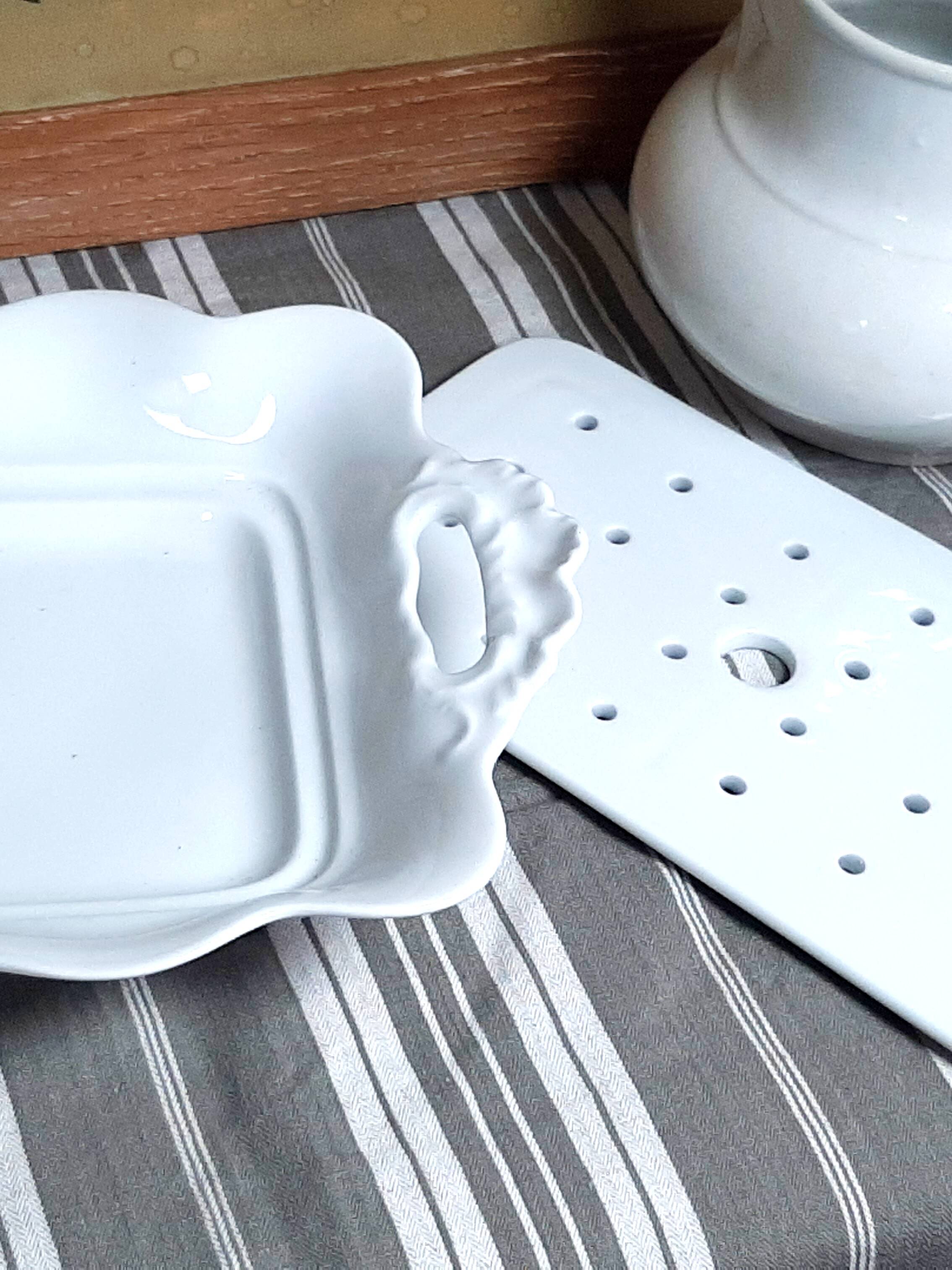 Limoges porcelain asparagus dish