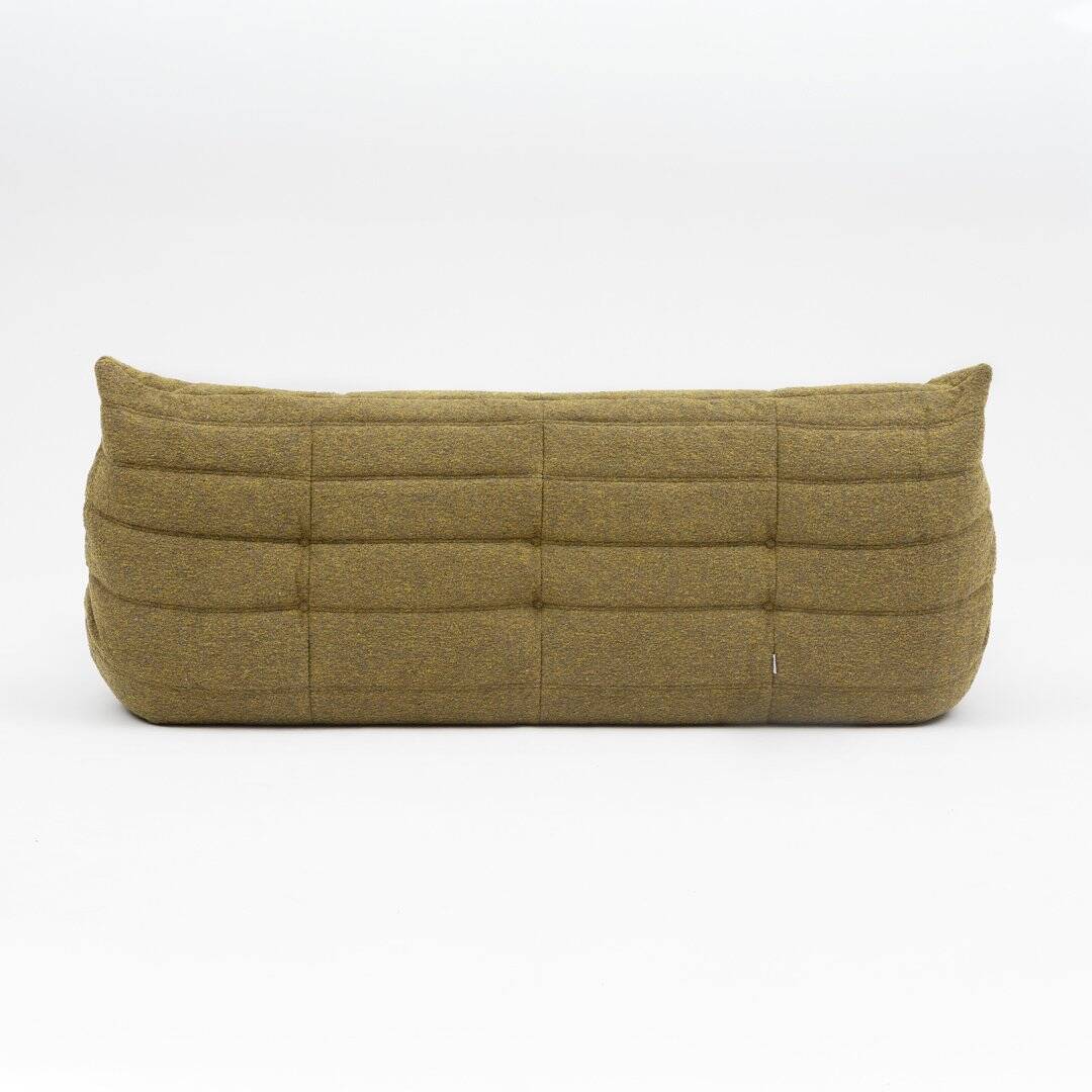 Canapé trois places Togo en bouclé olive par Michel Ducaroy pour Ligne Roset