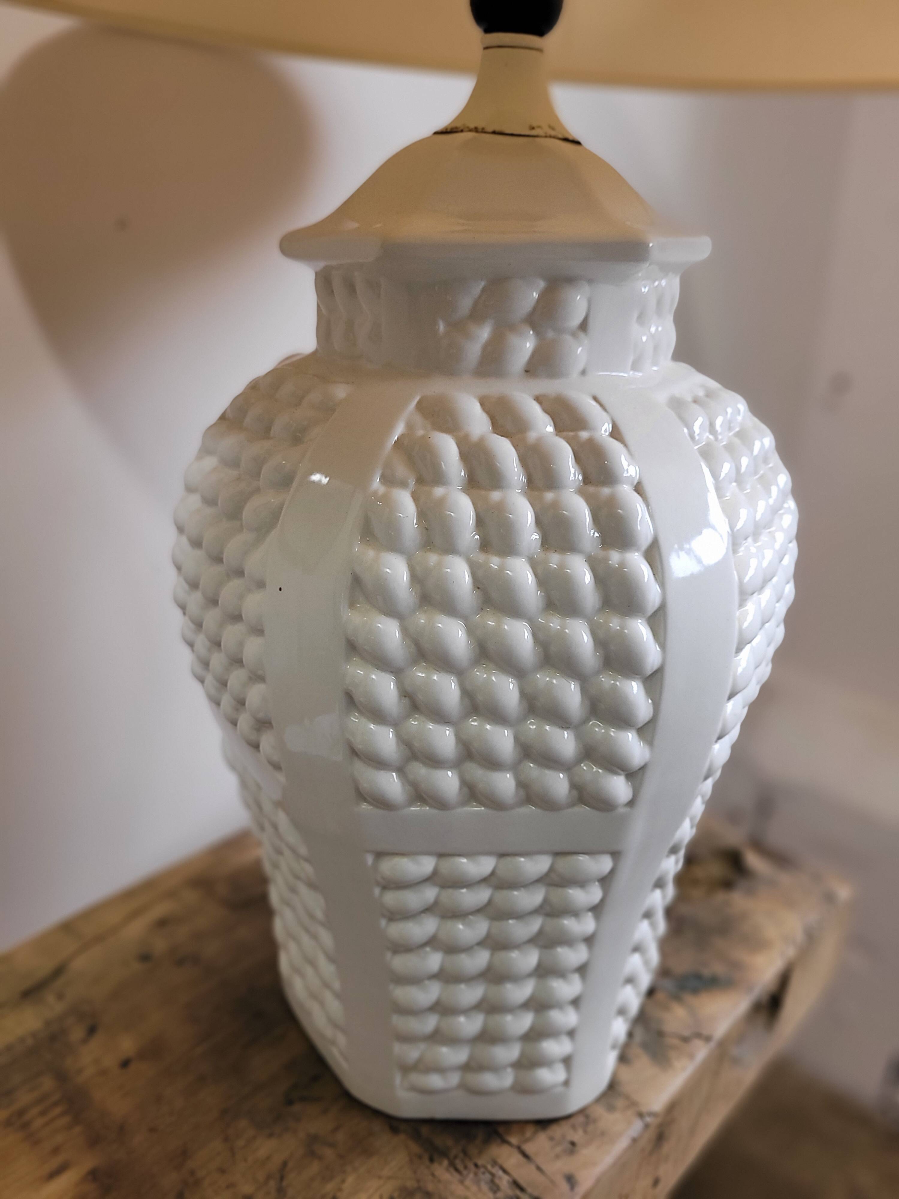 Antique contemporary style lamp