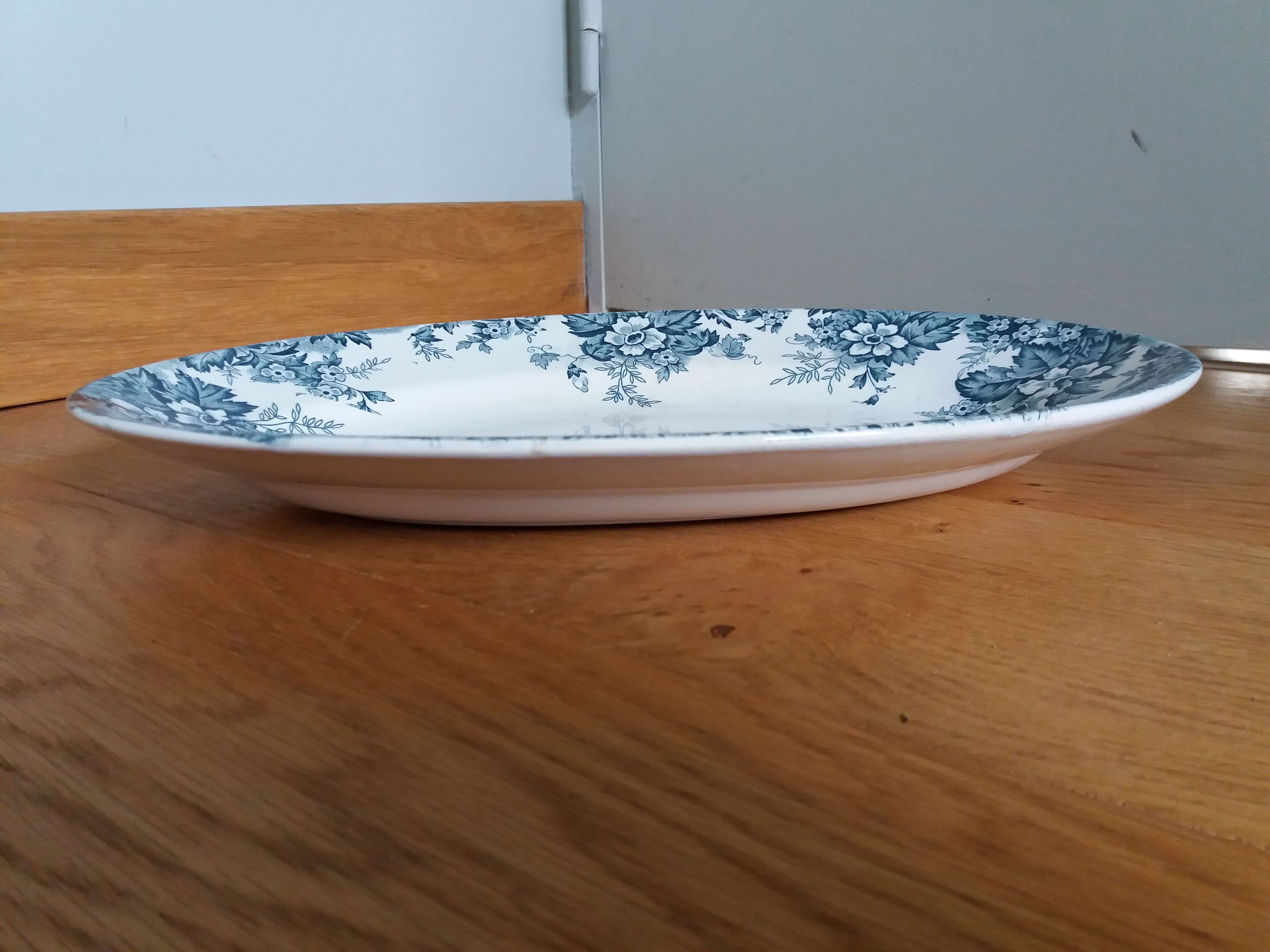 Oval dish Terre de Fer Saint Amand and Hamage model Marie-Louise