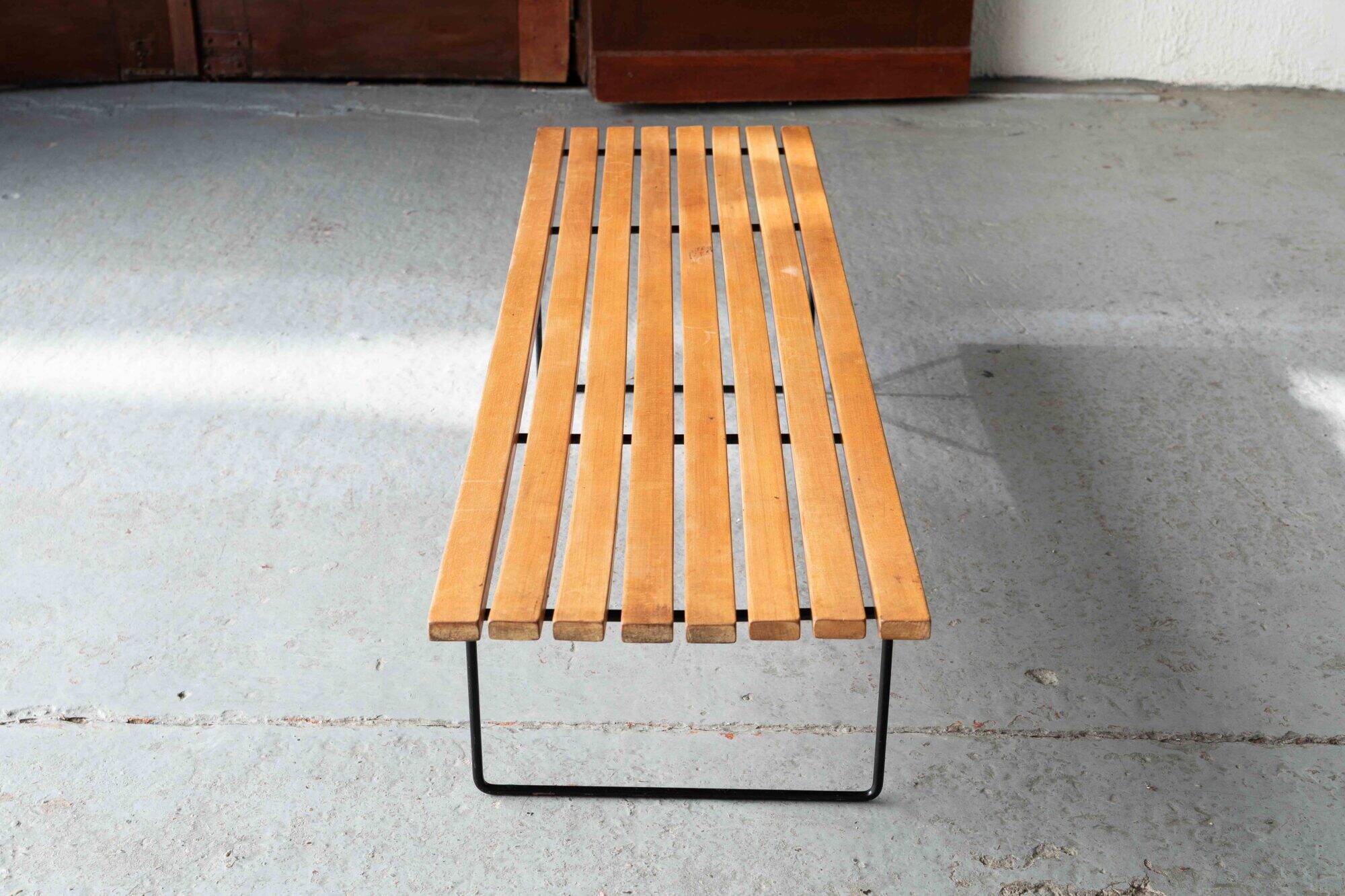 Slatted bench '400' by Harry Bertoia