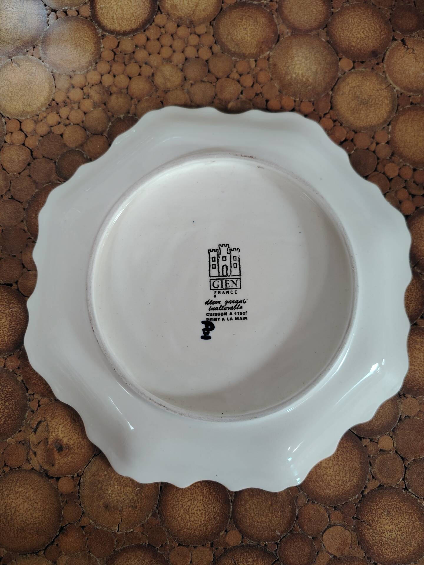 Empty pocket dish Gien Renaissance earthenware blue background D20 cm