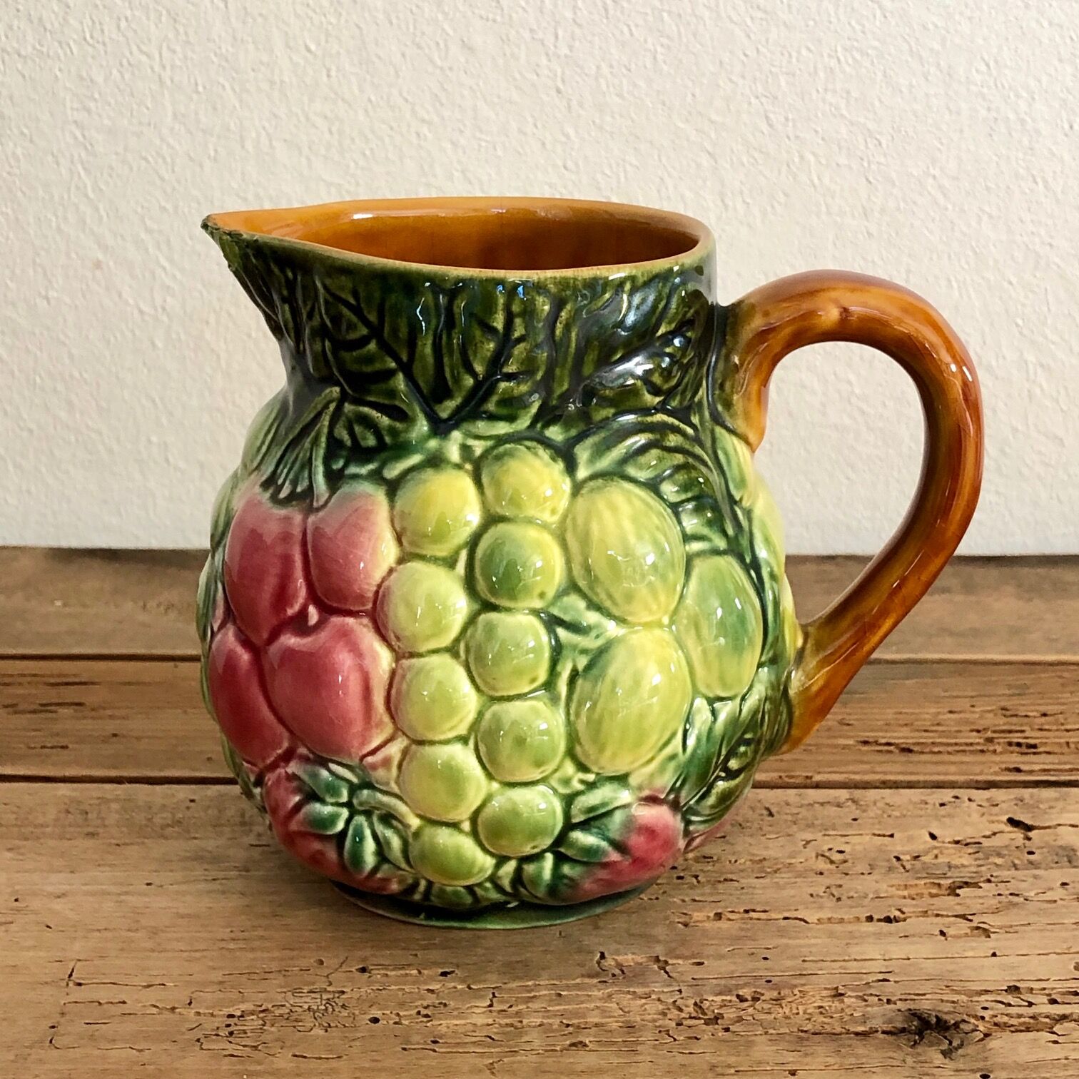 Salins dabbling pitcher the baths