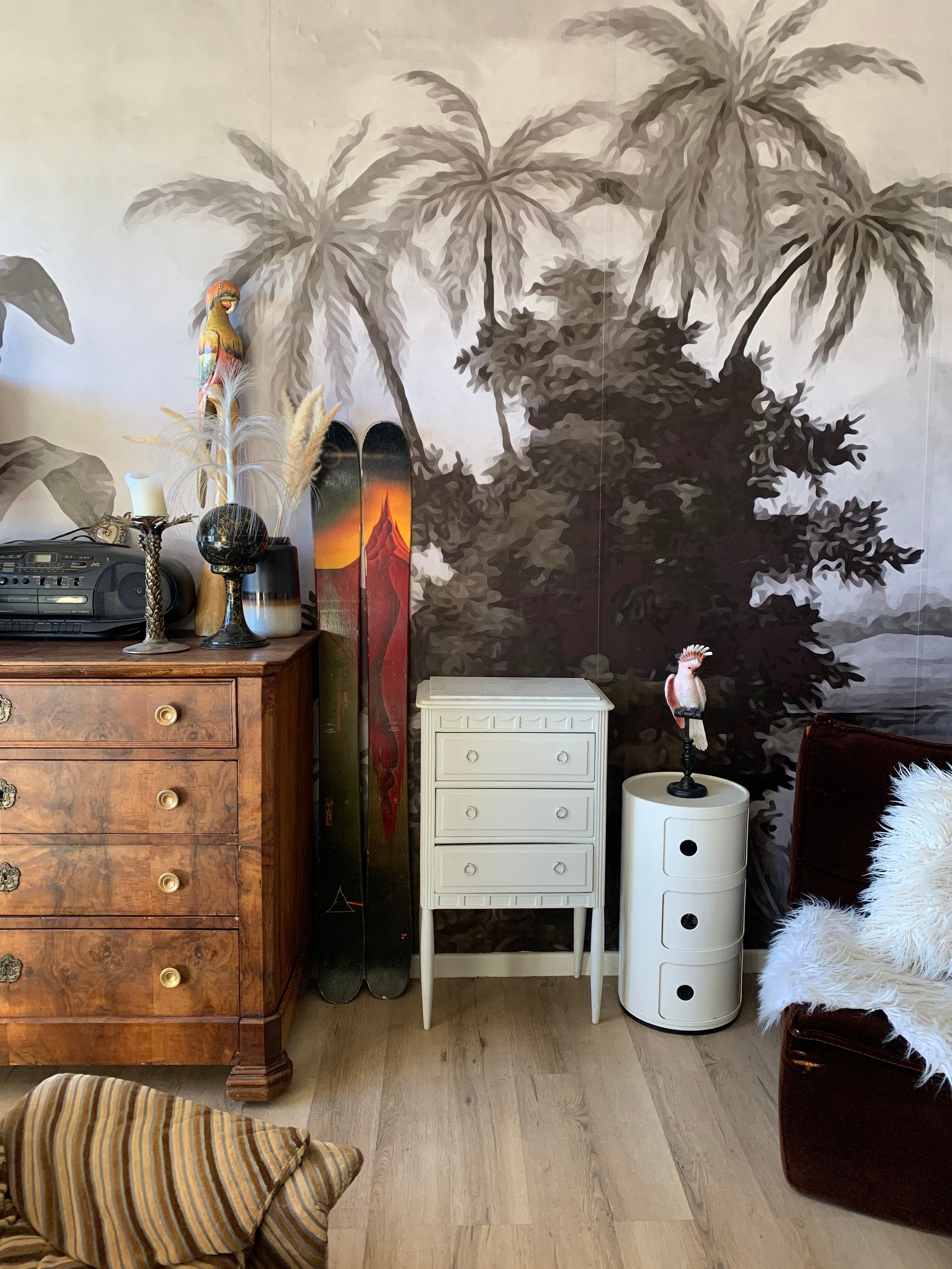 Chest of drawers from the 30s