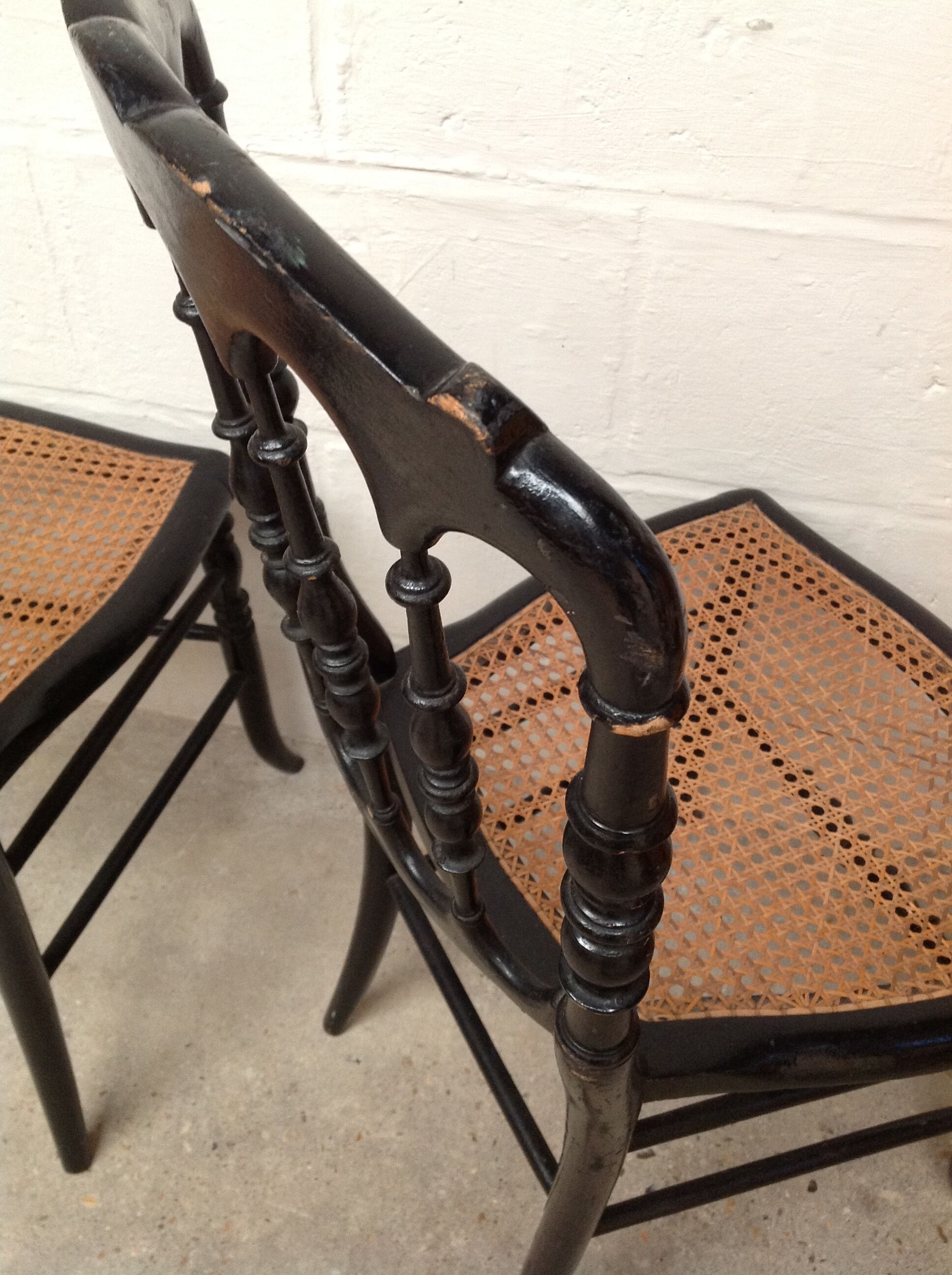 Paires de chaises Napoléon III  assises cannées