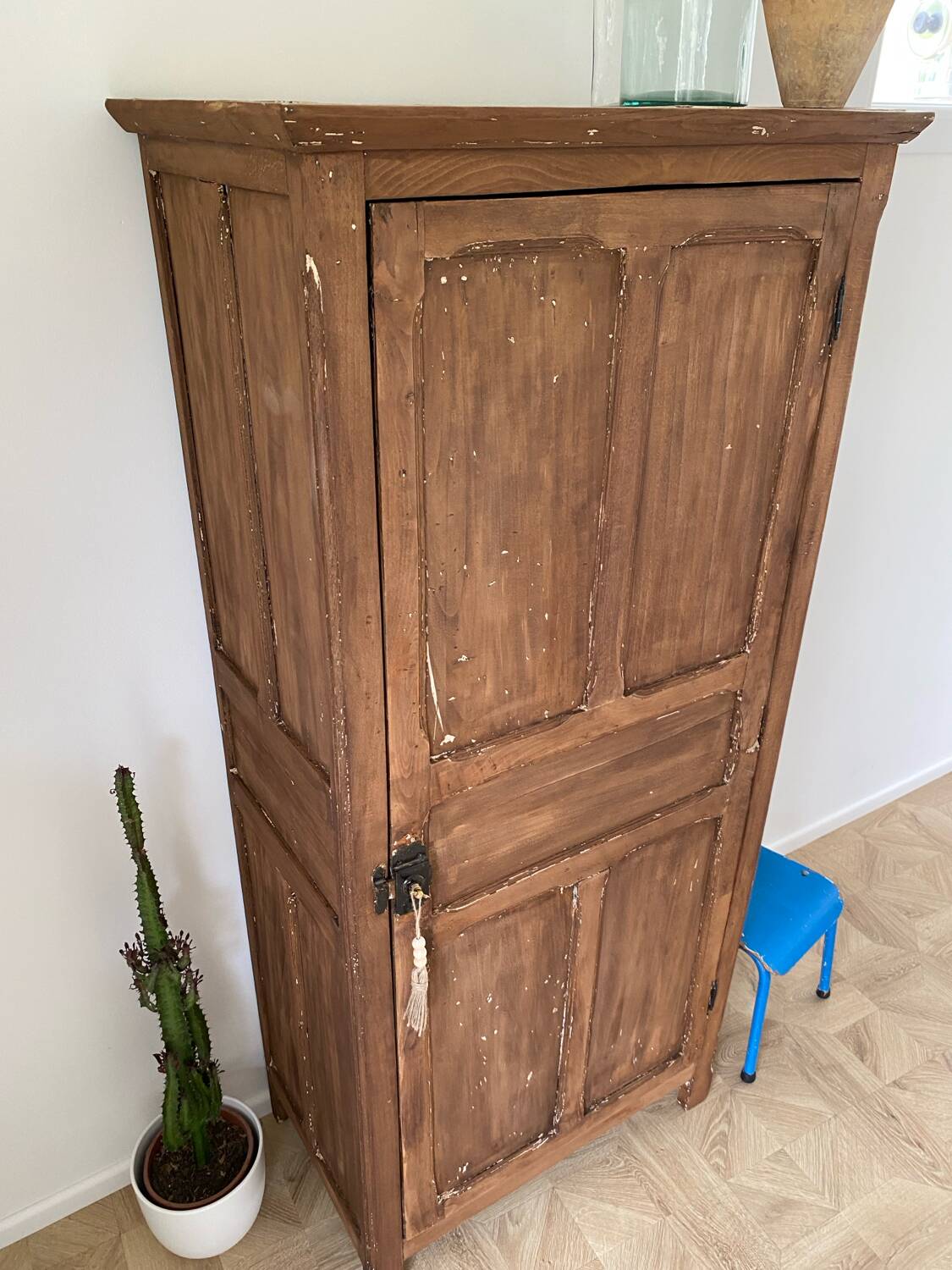 1-door wooden wardrobe