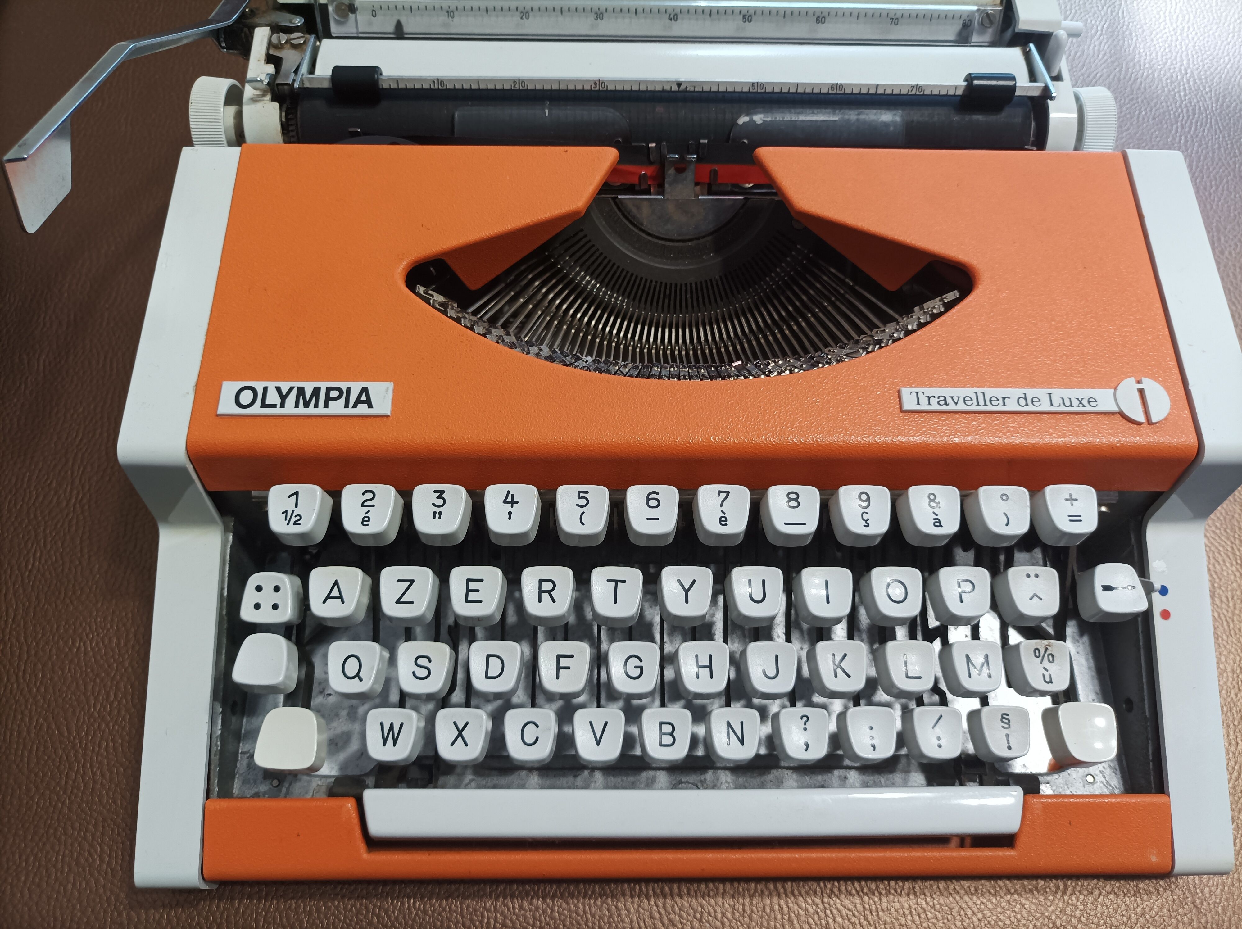Olympia traveller orange luxury typewriter