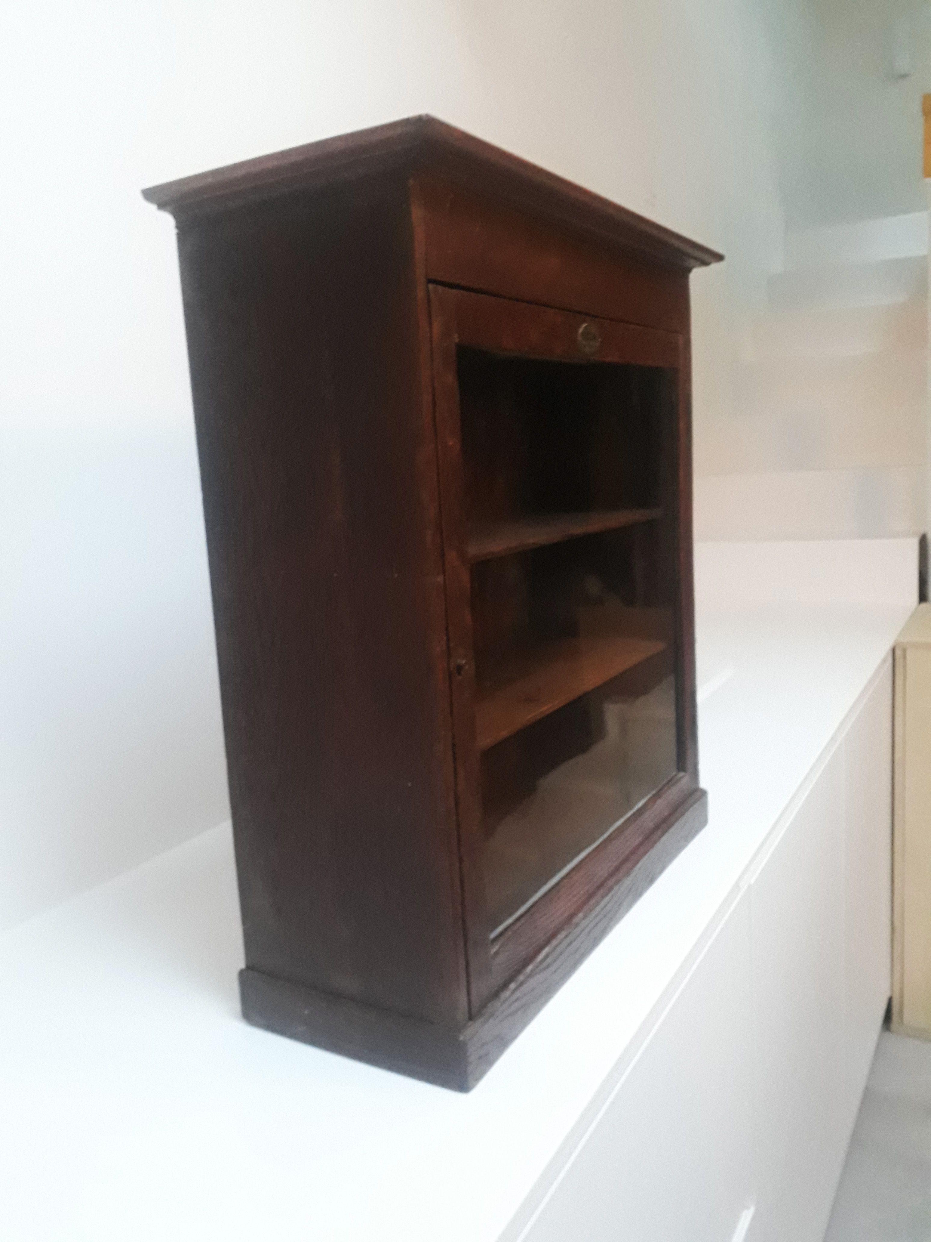 Glass furniture-shelves - Hachette bookstore - year 50
