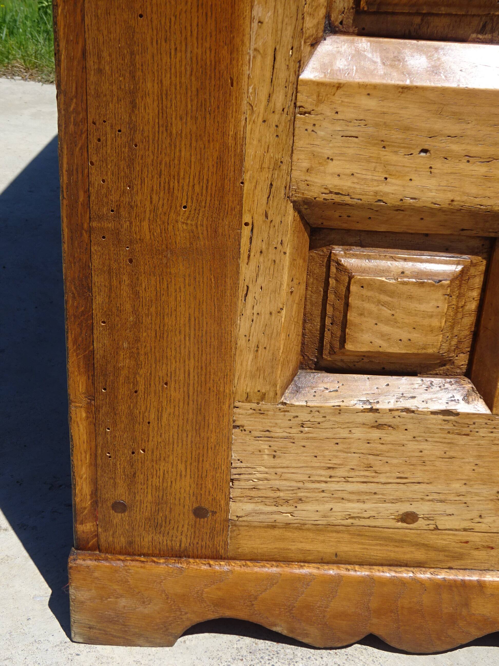 Old Tuscan sideboard, shallow depth