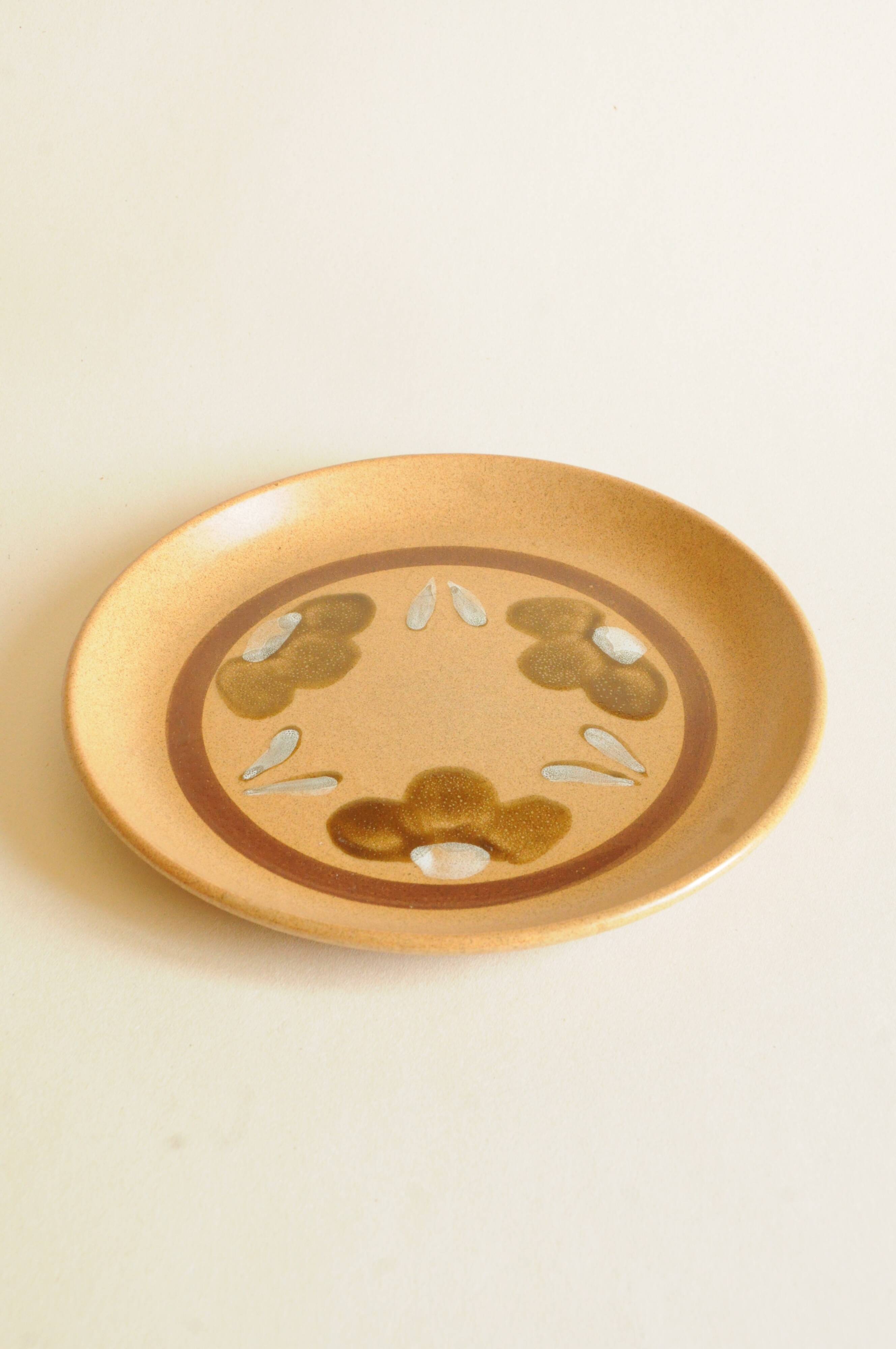 Vintage Round Calotte Plate in Stoneware with Floral Pattern - Sarreguemines model